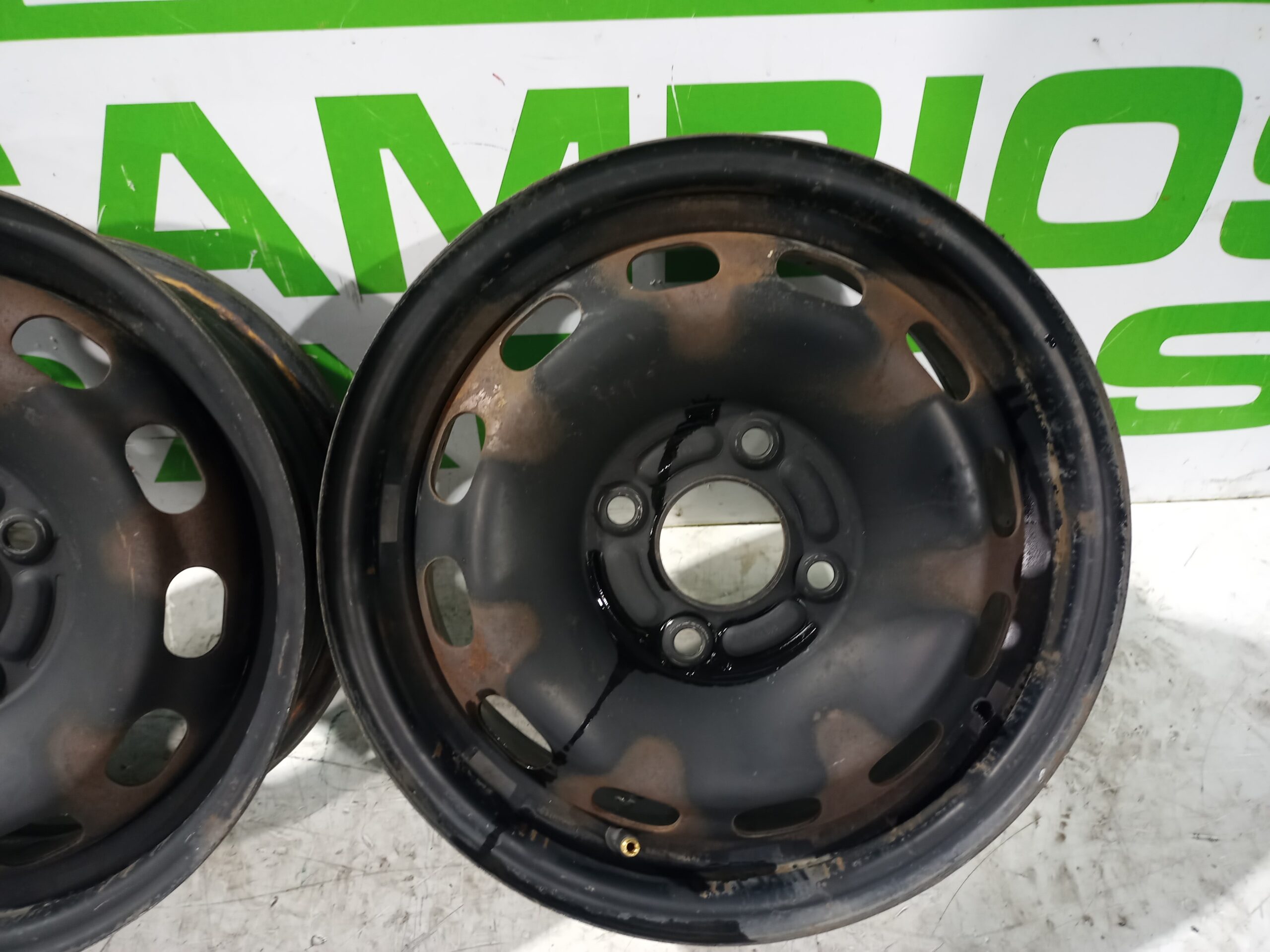 juego_llantas_1749456_ford_fiesta_cbk_ambiente