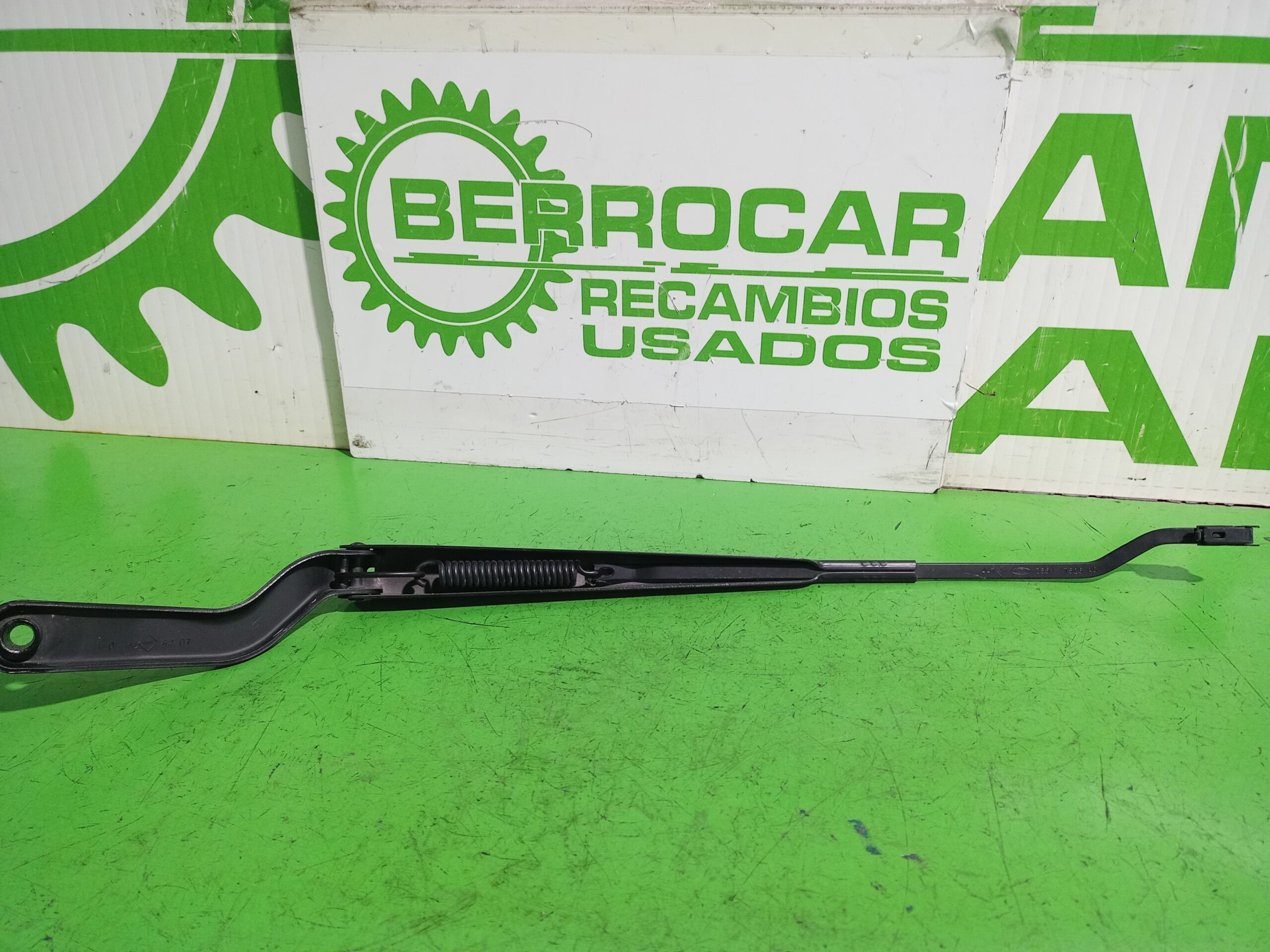 brazo_limpia_delantero_izquierdo_2s6117526ac_ford_fiesta_cbk_ambiente