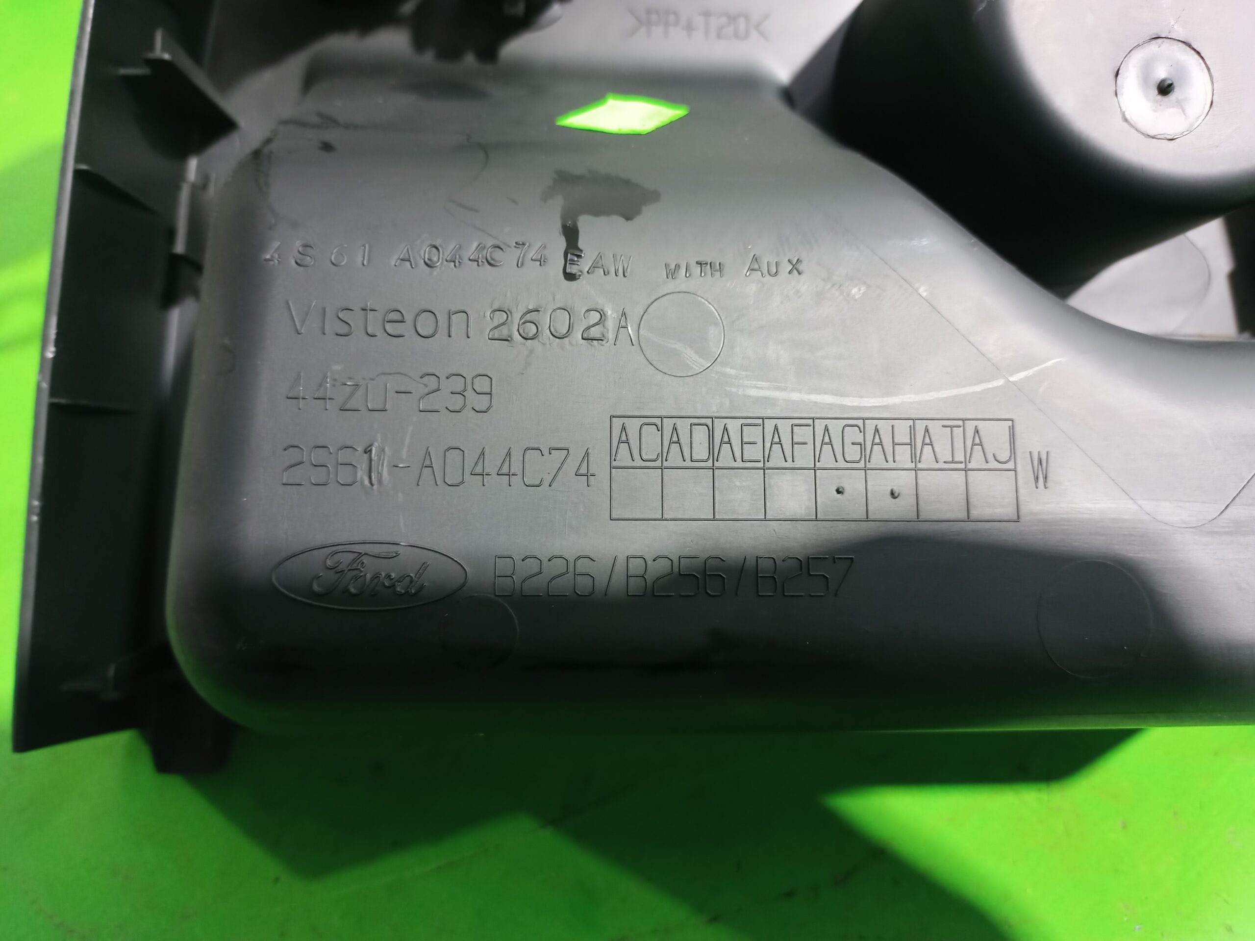 moldura_2s61a044c74_ford_fiesta_cbk_ambiente