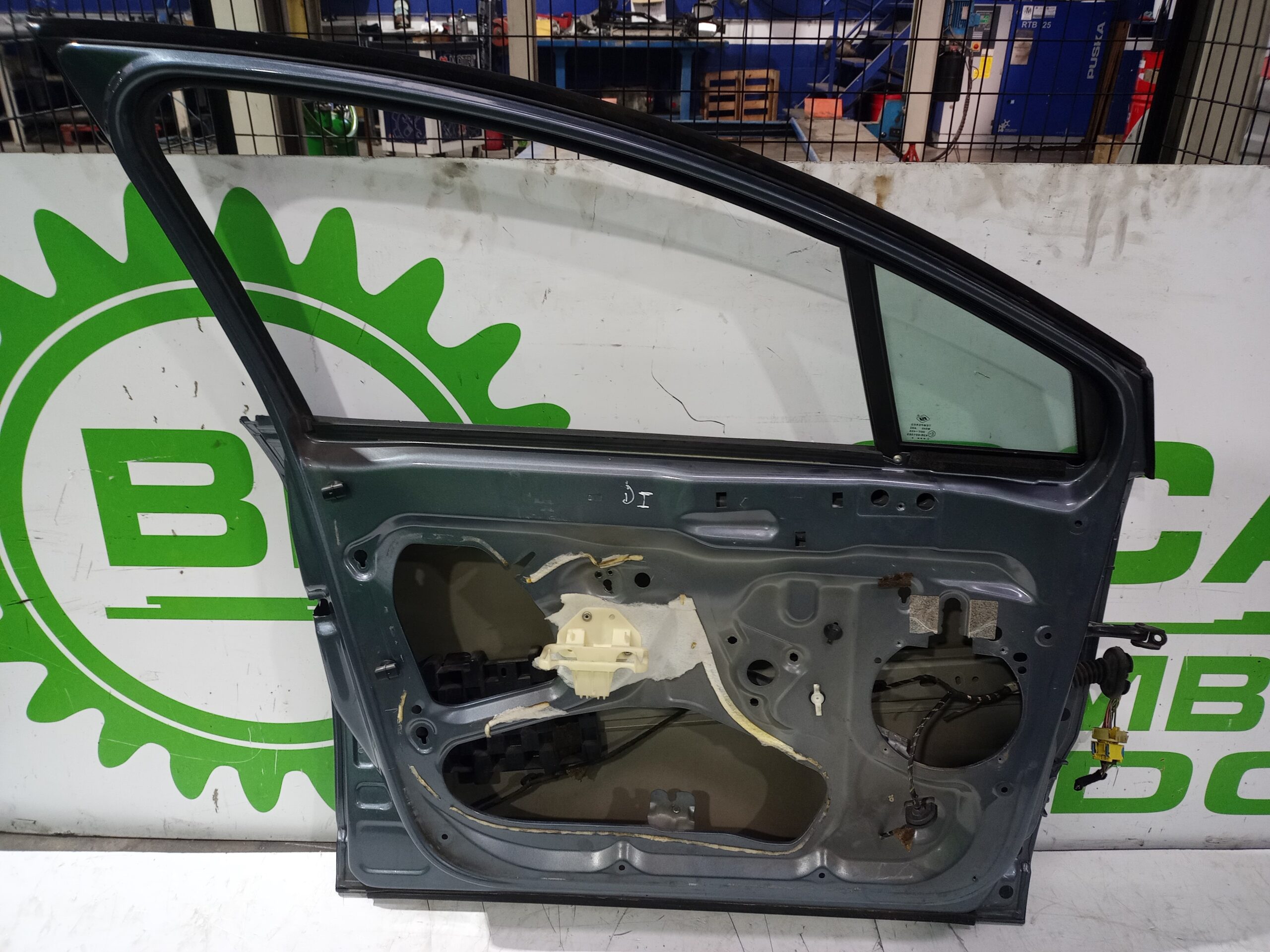 puerta_delantera_izquierda_9002w1_citr_n_c4_berlina_collection