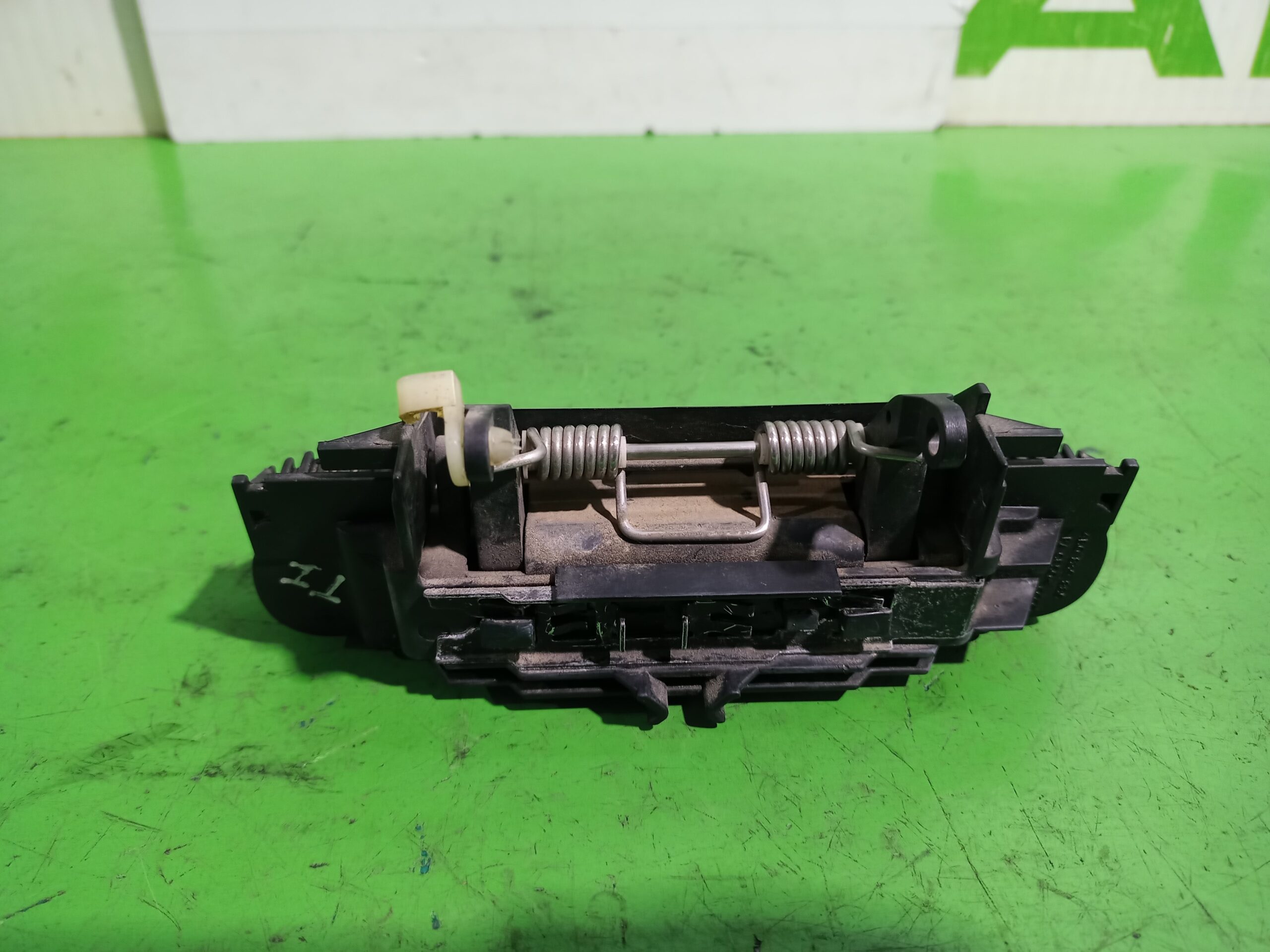 maneta_exterior_trasera_izquierda_4b0839885_audi_a4_berlina_8e_2_5_tdi_120kw