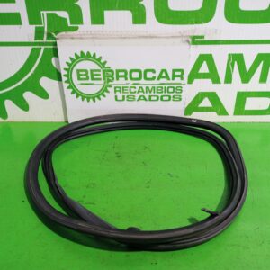 goma_contorno_8e5833721b_audi_a4_berlina_8e_2_5_tdi_120kw