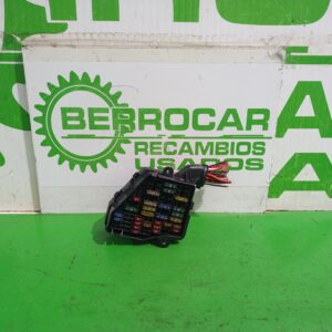 caja_reles_fusibles_8d1941824_audi_a4_berlina_8e_2_5_tdi_120kw