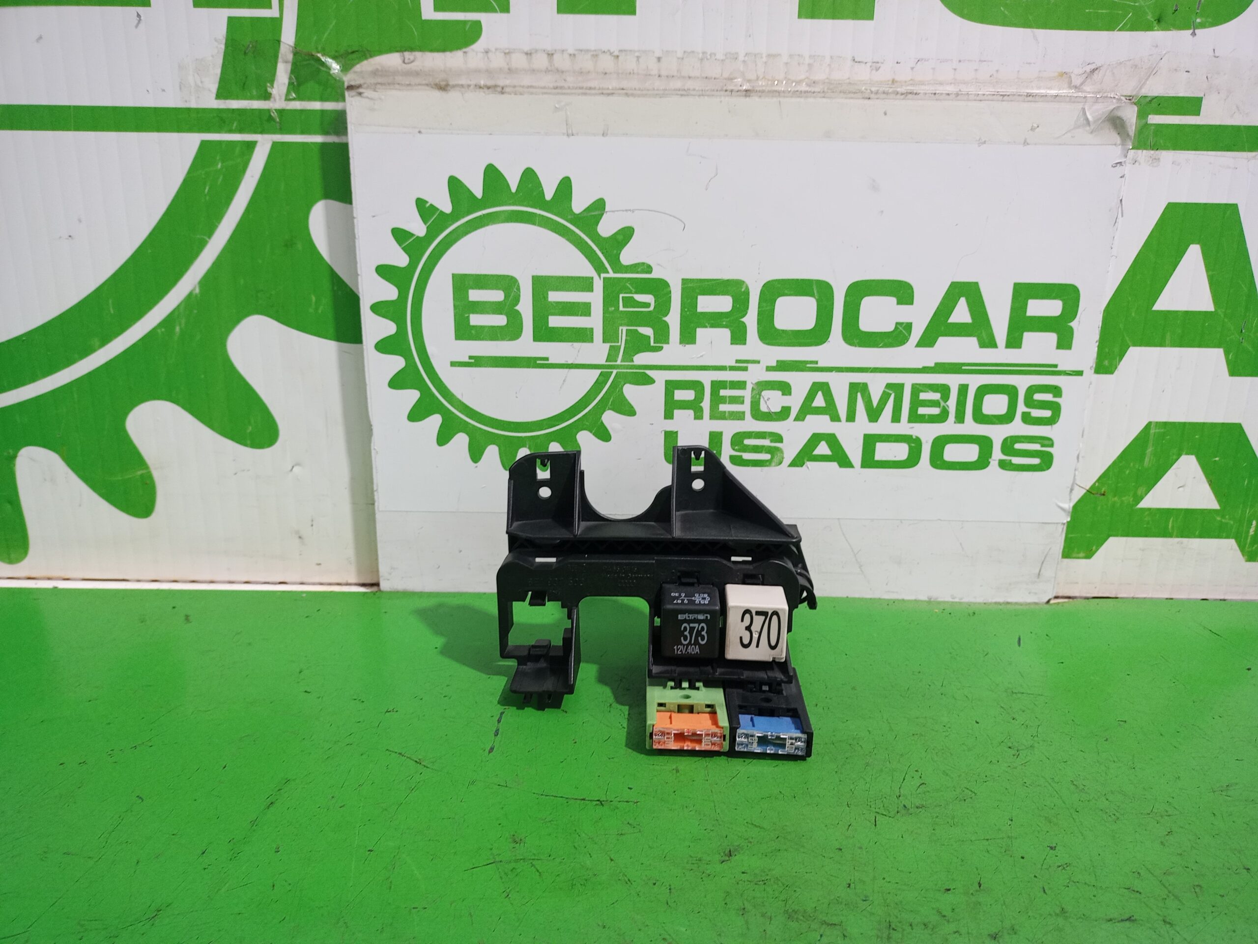 caja_reles_fusibles_8e1937503_audi_a4_berlina_8e_2_5_tdi_120kw