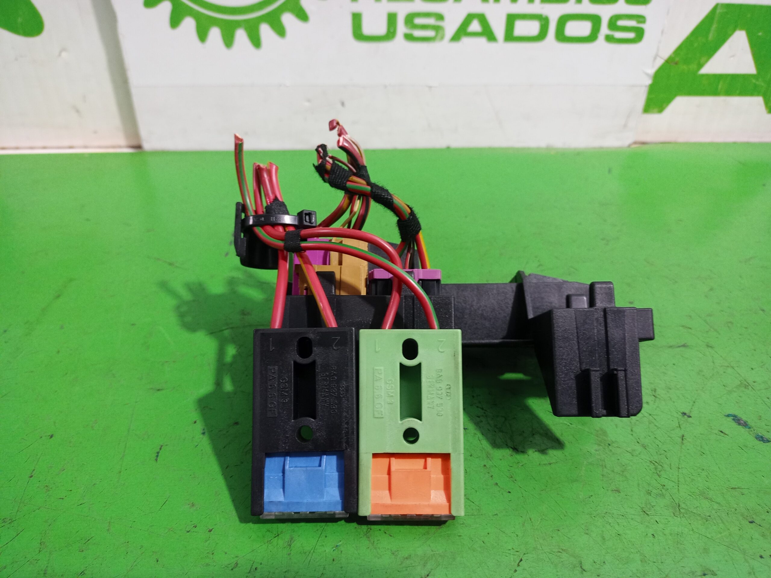 caja_reles_fusibles_8e1937503_audi_a4_berlina_8e_2_5_tdi_120kw