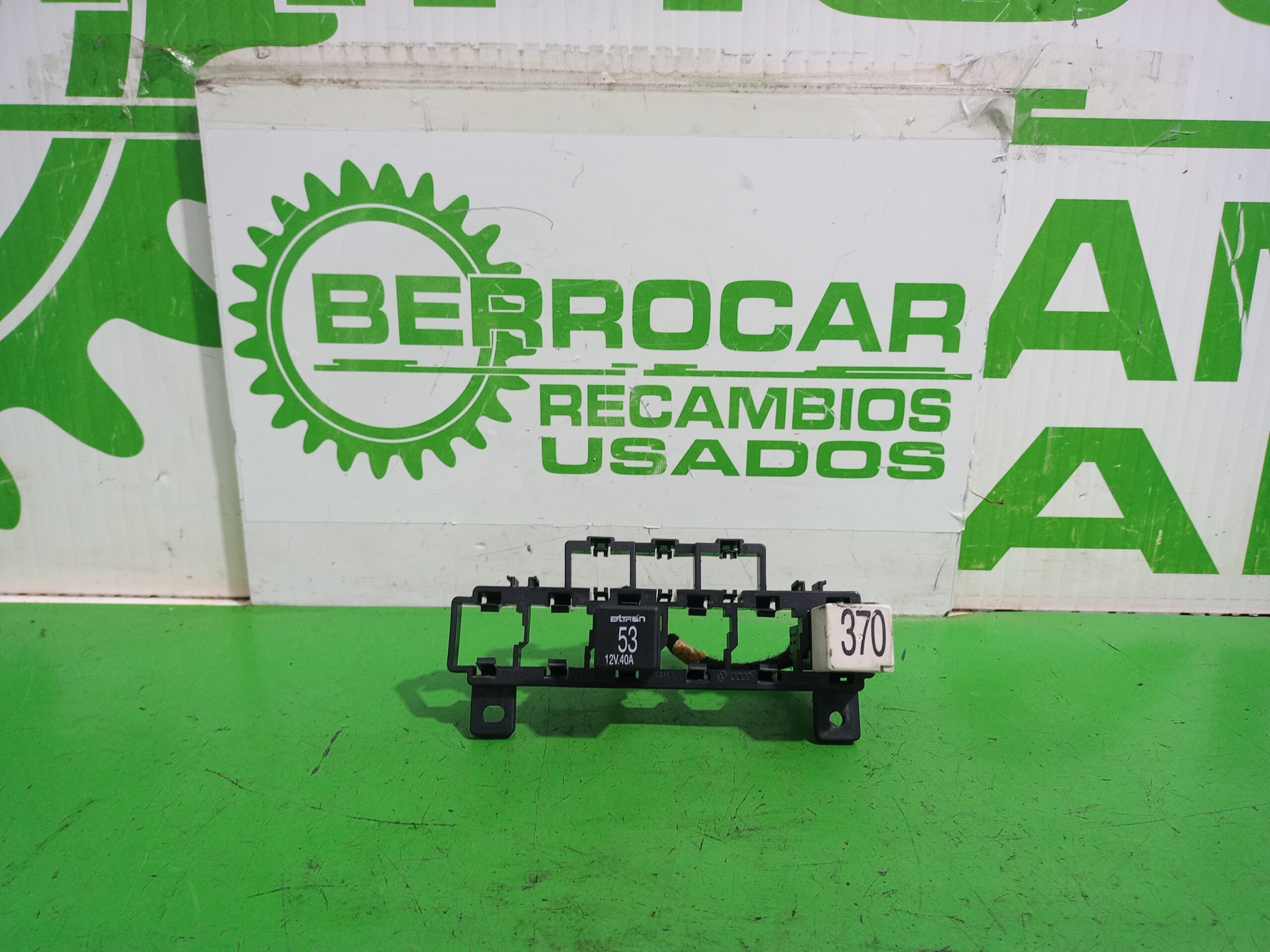 caja_reles_fusibles_8e0937503_audi_a4_berlina_8e_2_5_tdi_120kw