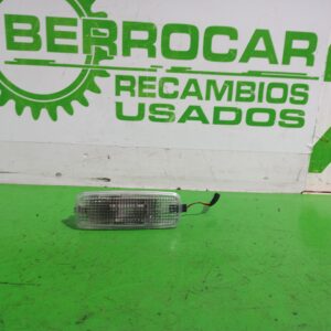 luz_interior_8l0947105a_audi_a4_berlina_8e_2_5_tdi_120kw