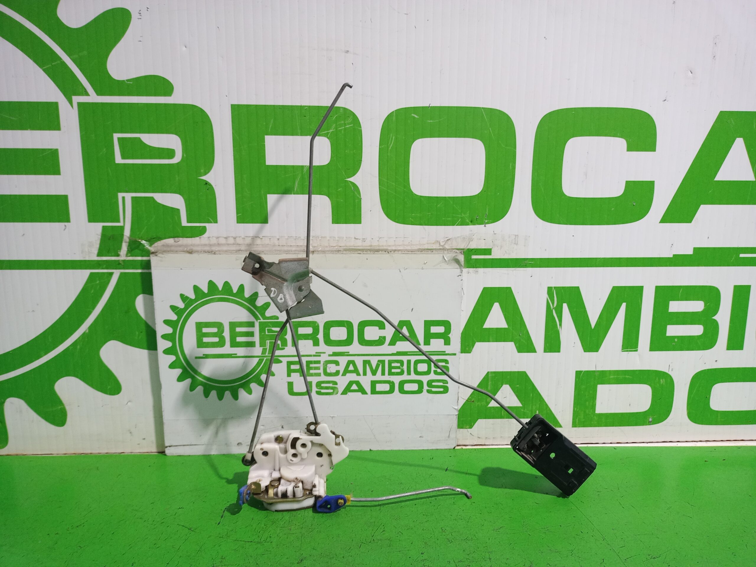 cerradura_puerta_delantera_derecha_805029c101_nissan_serena_c23m_2_3_lx_diesel