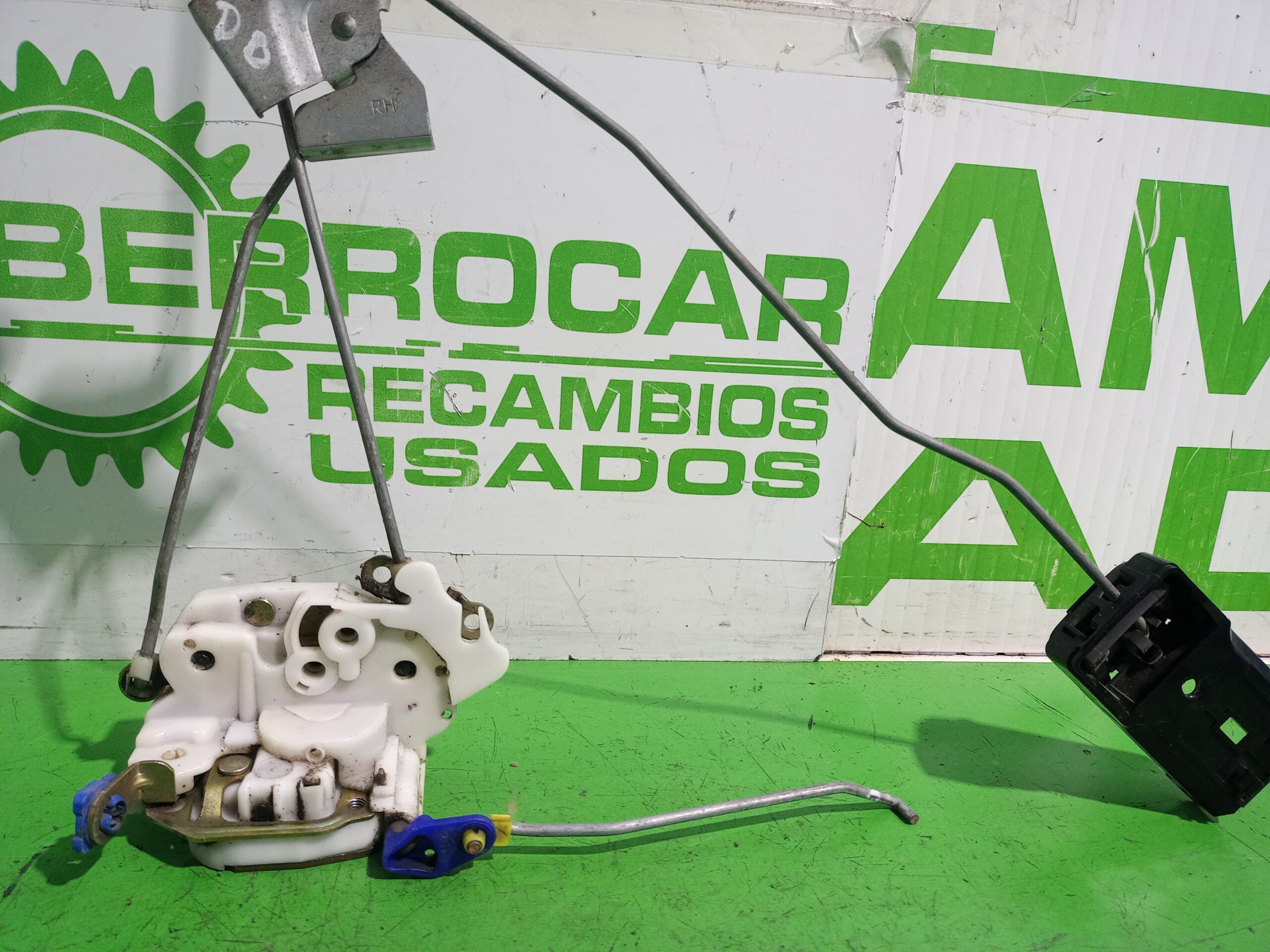 cerradura_puerta_delantera_derecha_805029c101_nissan_serena_c23m_2_3_lx_diesel