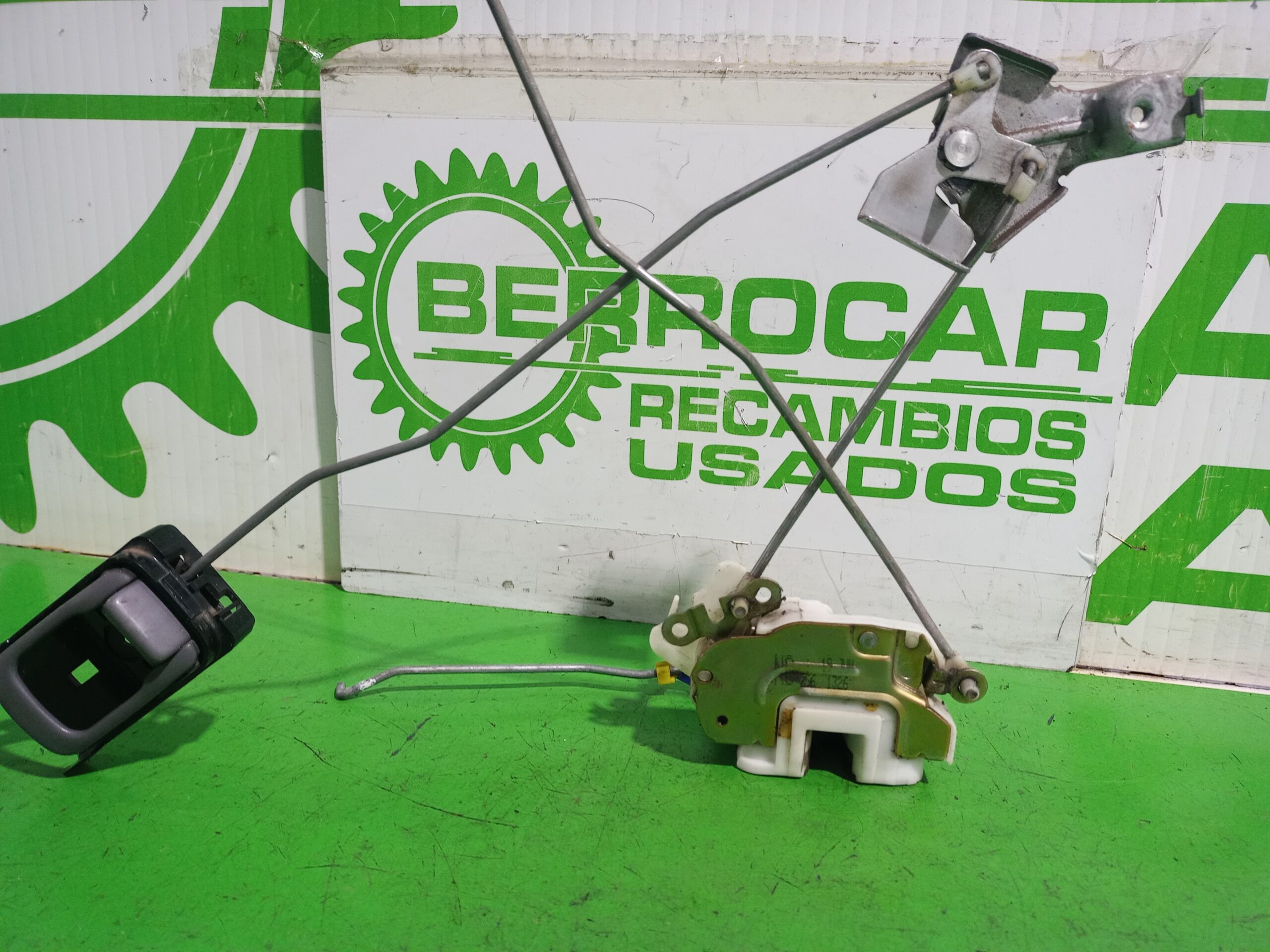 cerradura_puerta_delantera_derecha_805029c101_nissan_serena_c23m_2_3_lx_diesel