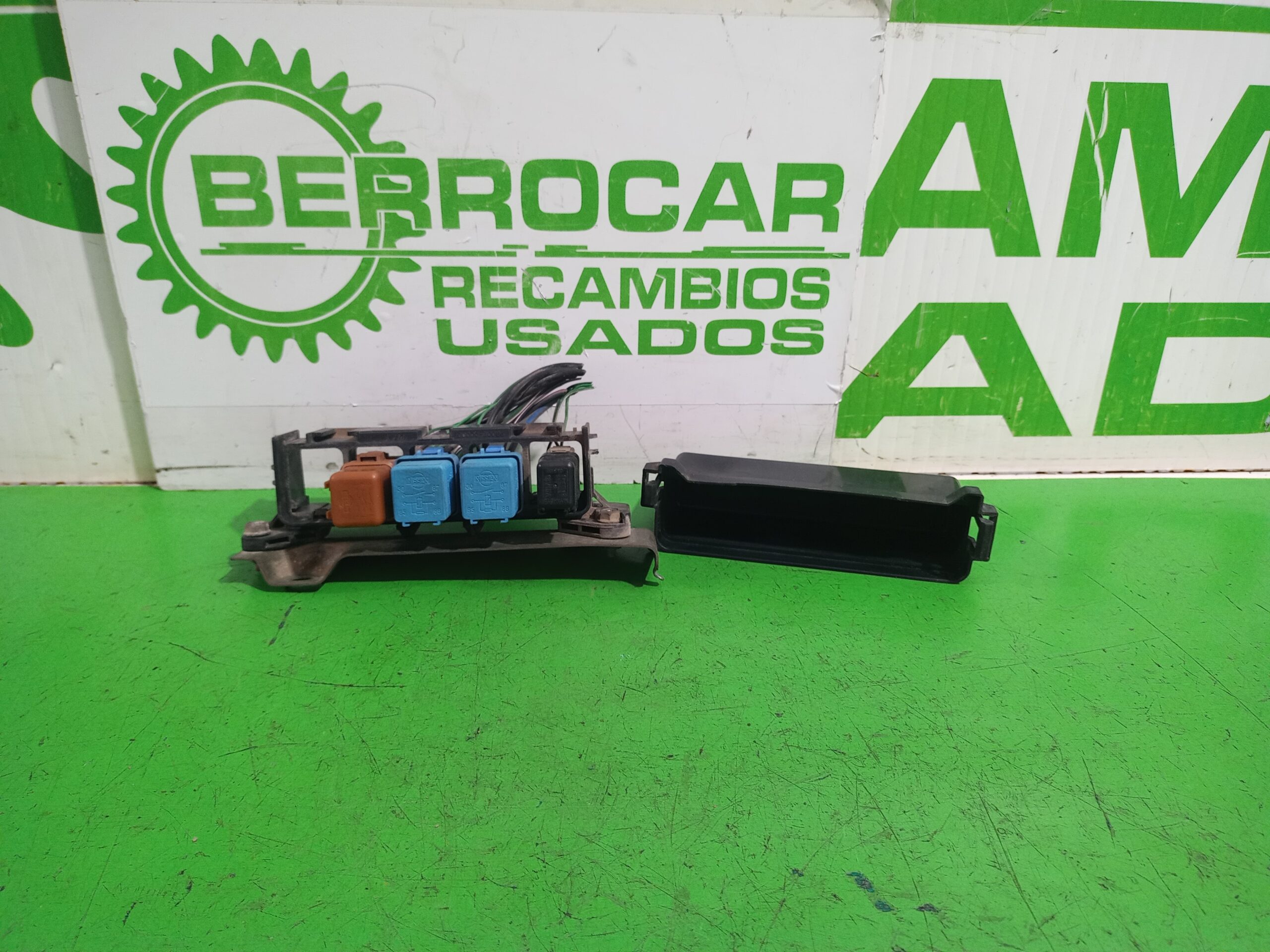 caja_reles_fusibles_pr00700000_nissan_serena_c23m_2_3_lx_diesel