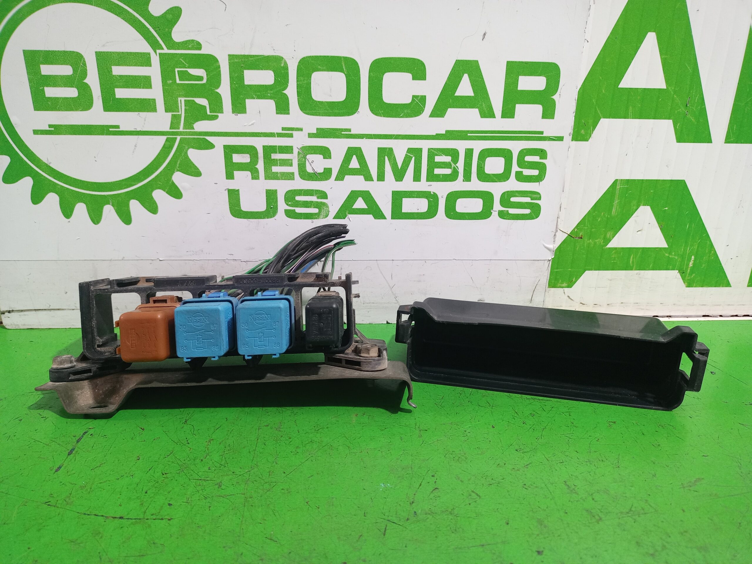 caja_reles_fusibles_pr00700000_nissan_serena_c23m_2_3_lx_diesel
