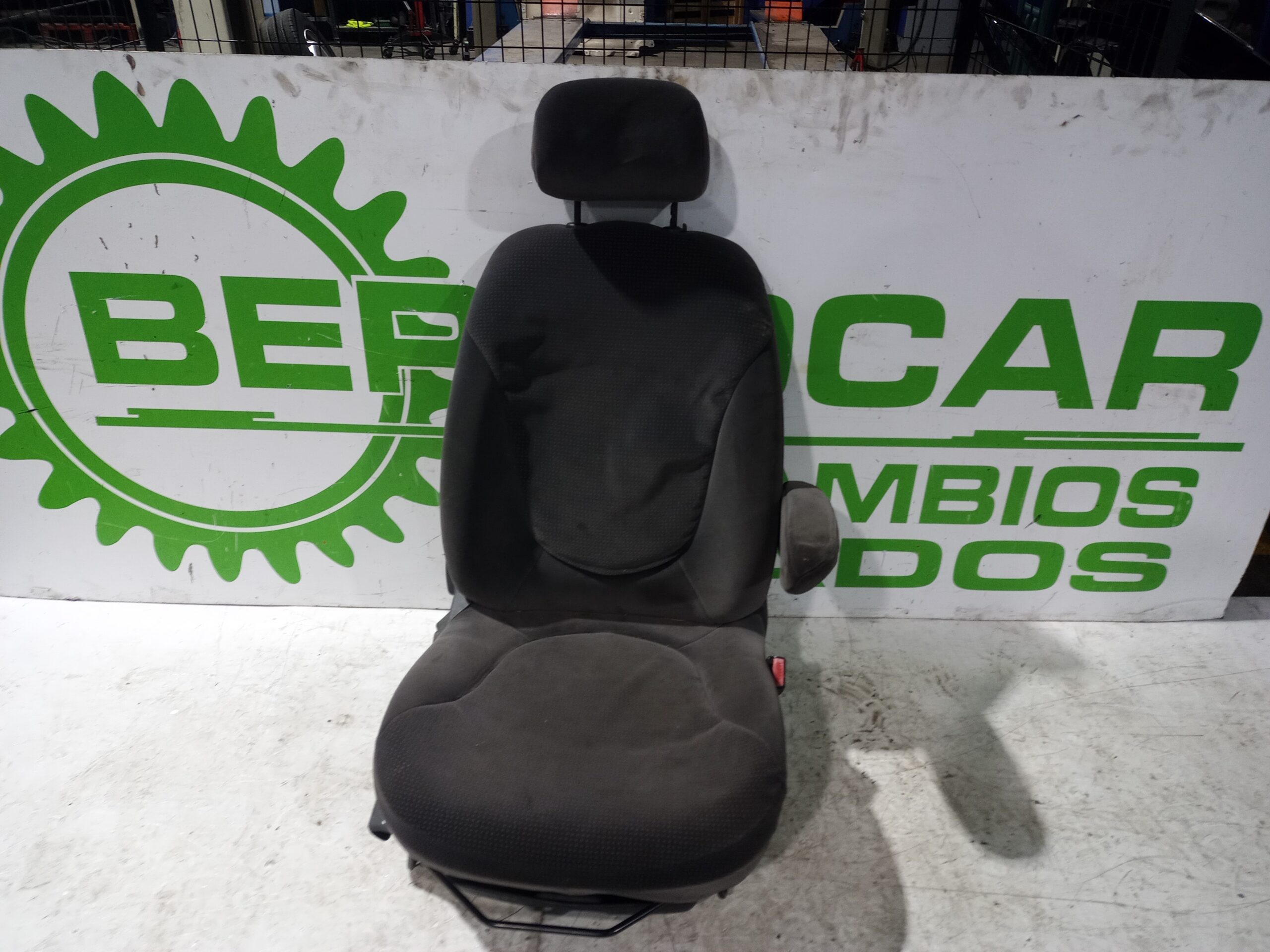 asiento_delantero_derecho_8846k2_citr_n_c5_berlina_attraction