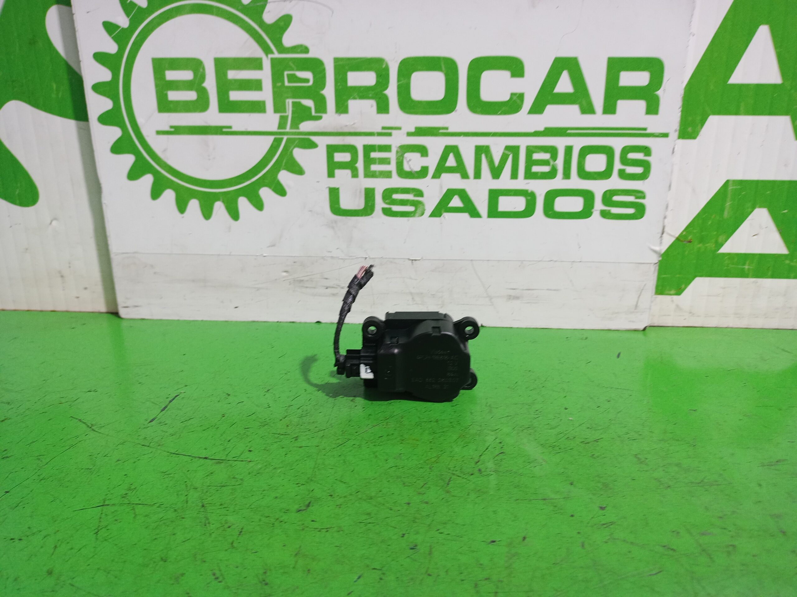 motor_apertura_trampilla_4puh19e616_citr_n_c5_berlina_attraction