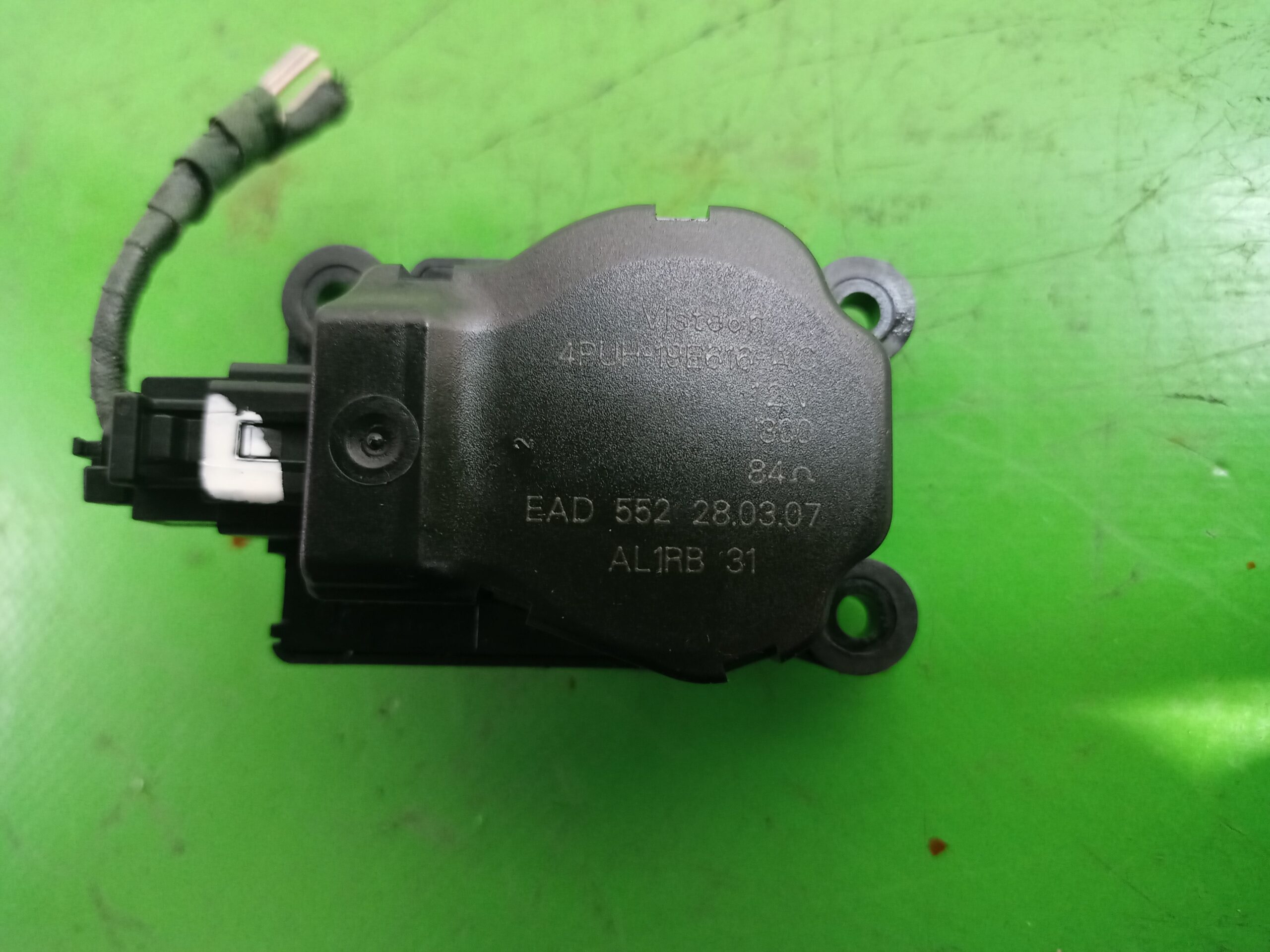 motor_apertura_trampilla_4puh19e616_citr_n_c5_berlina_attraction