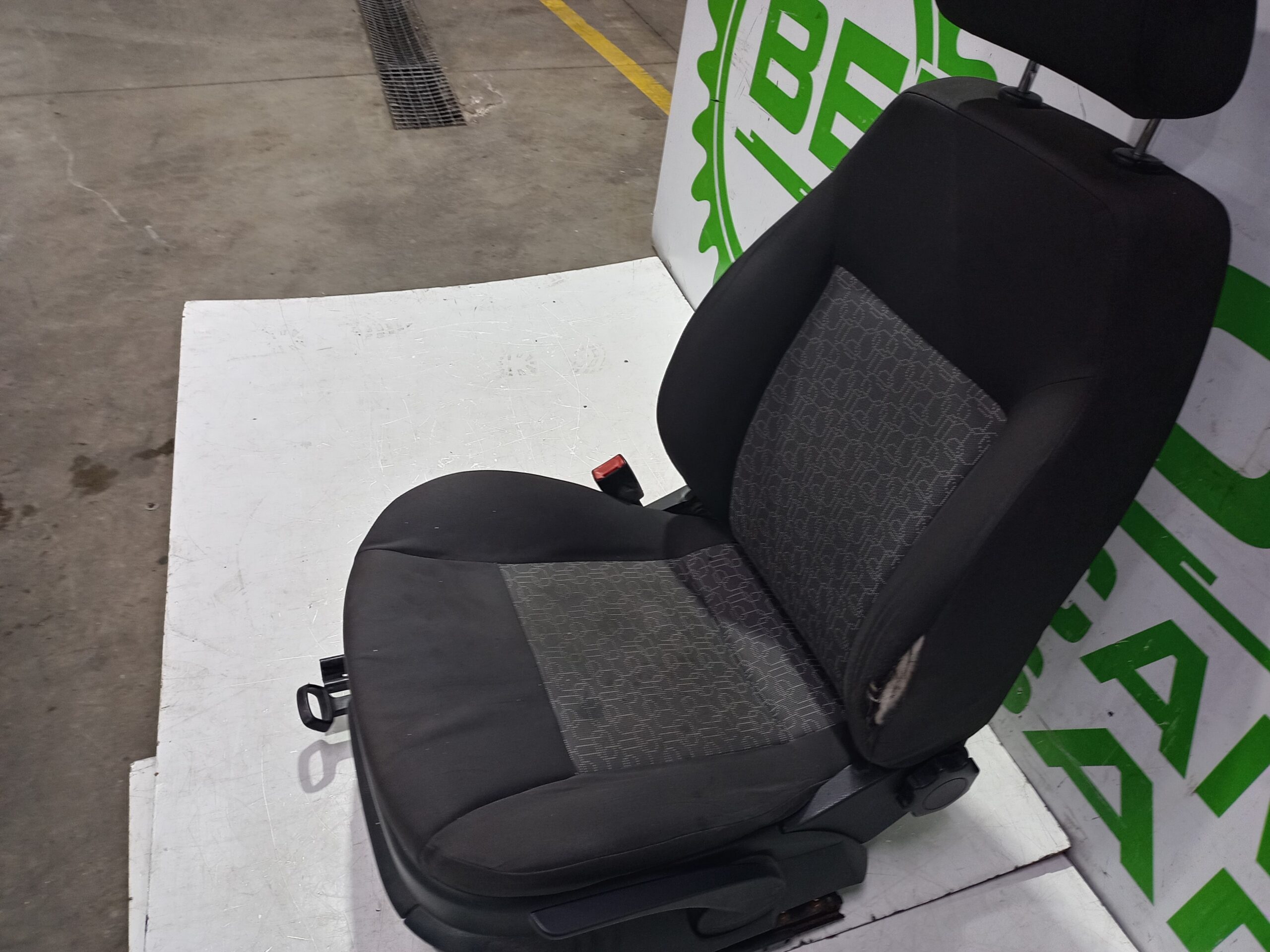 asiento_delantero_izquierdo_6q3881105ca_seat_ibiza_6l1_cool