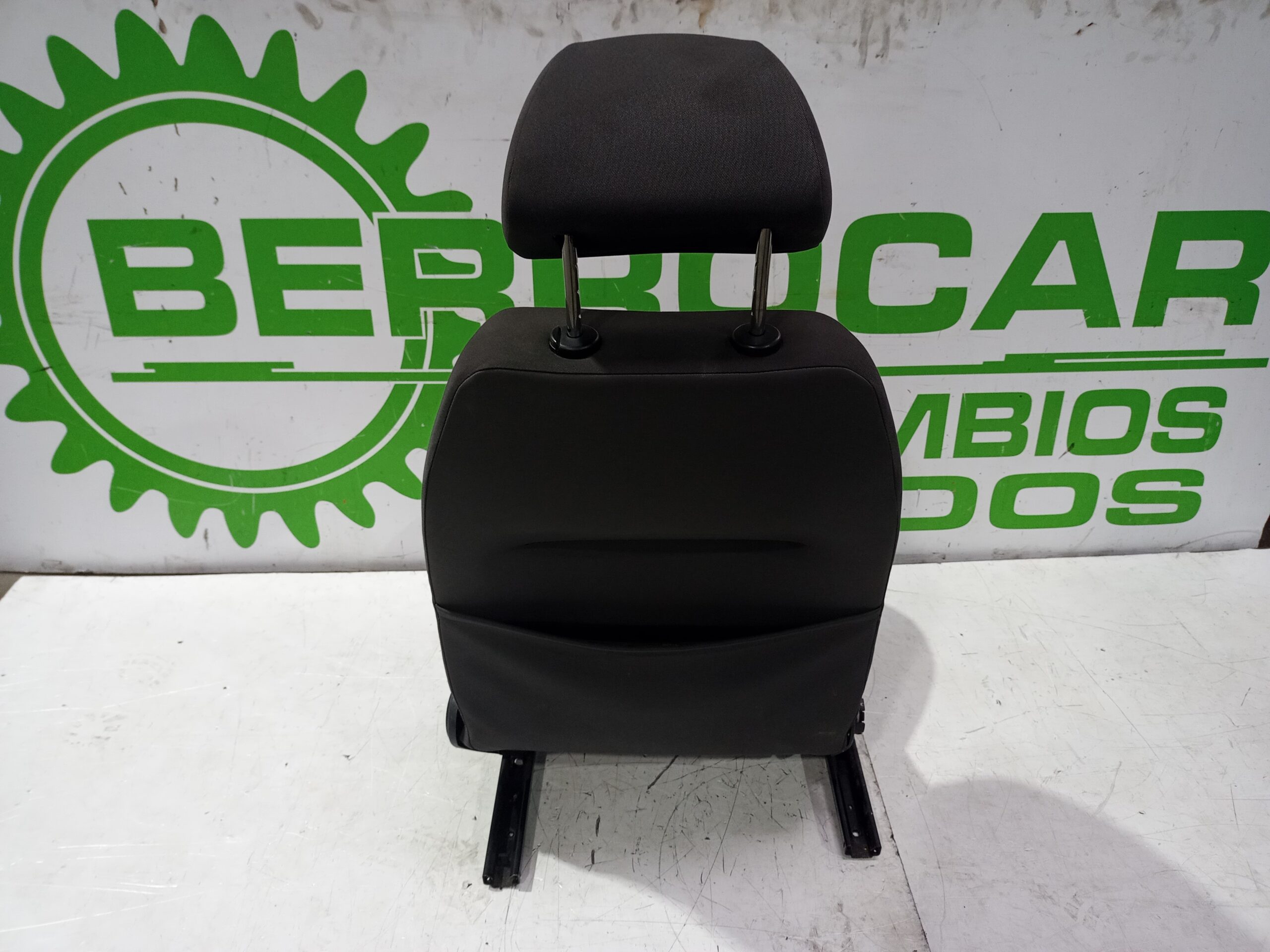 asiento_delantero_derecho_6r3881046ac_seat_ibiza_6l1_cool