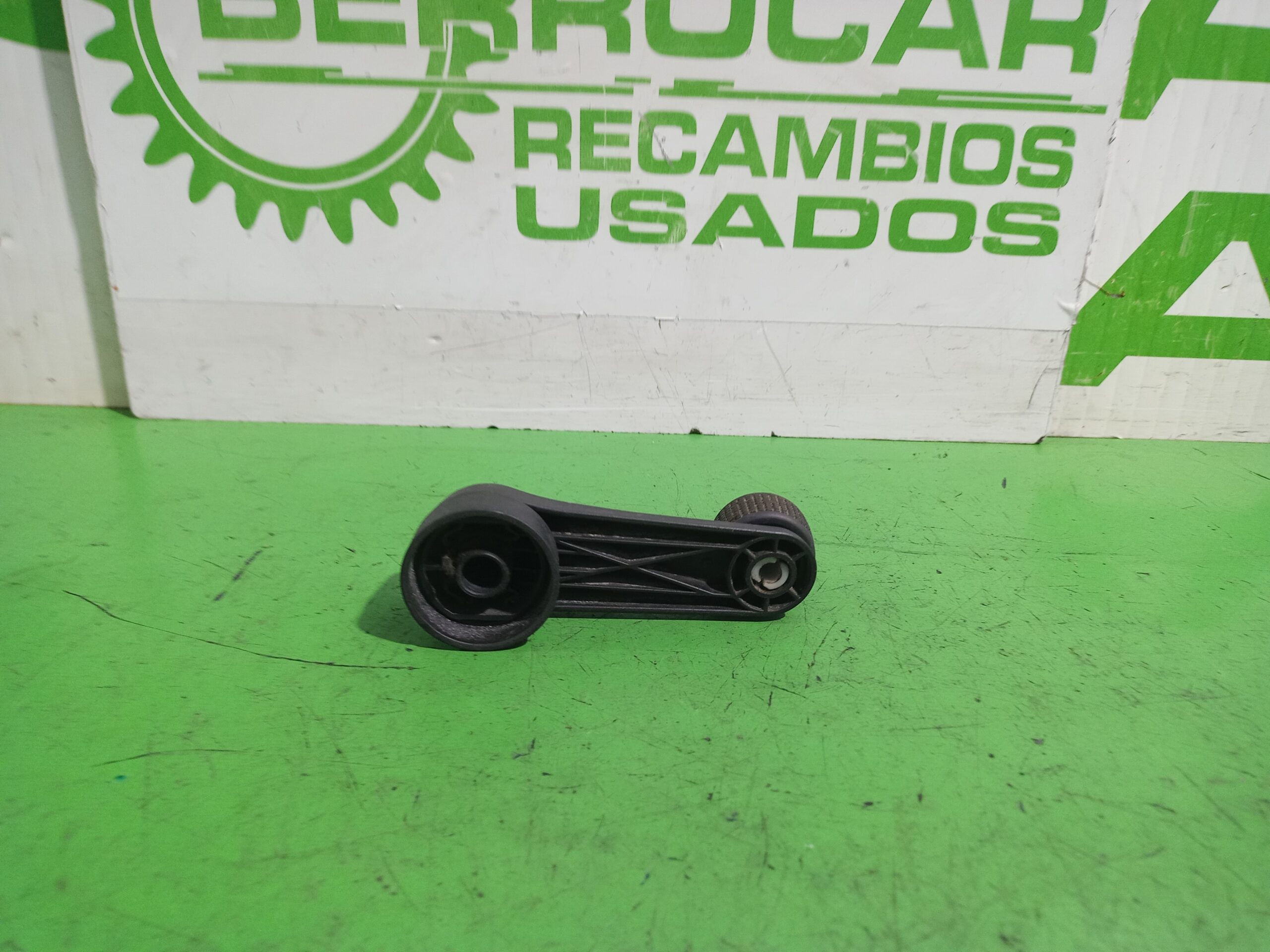 maneta_elevalunas_trasera_derecha_6q0837581a_seat_ibiza_6j5_emocion