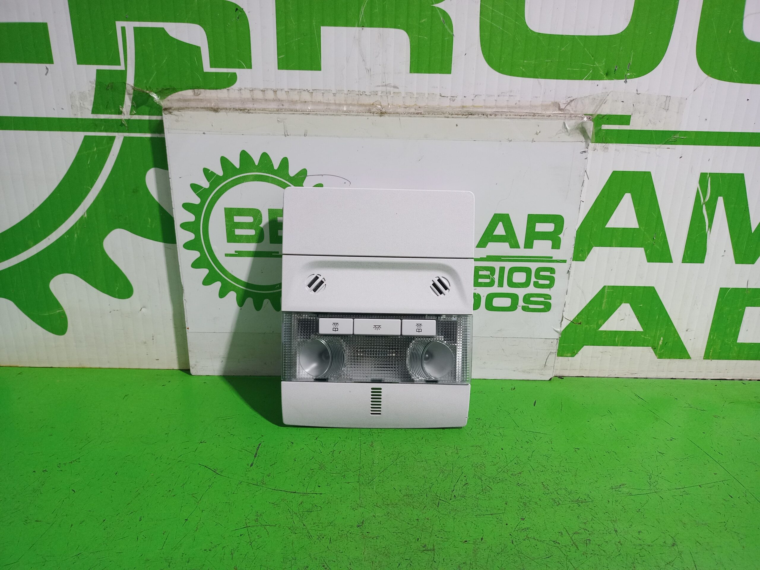 luz_interior_13166476_opel_corsa_e_expression