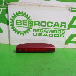 luz_central_de_freno_13186347_opel_corsa_e_expression