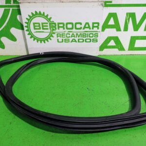 goma_contorno_5k6867913c9b9_volkswagen_golf_vi_5k1_advance