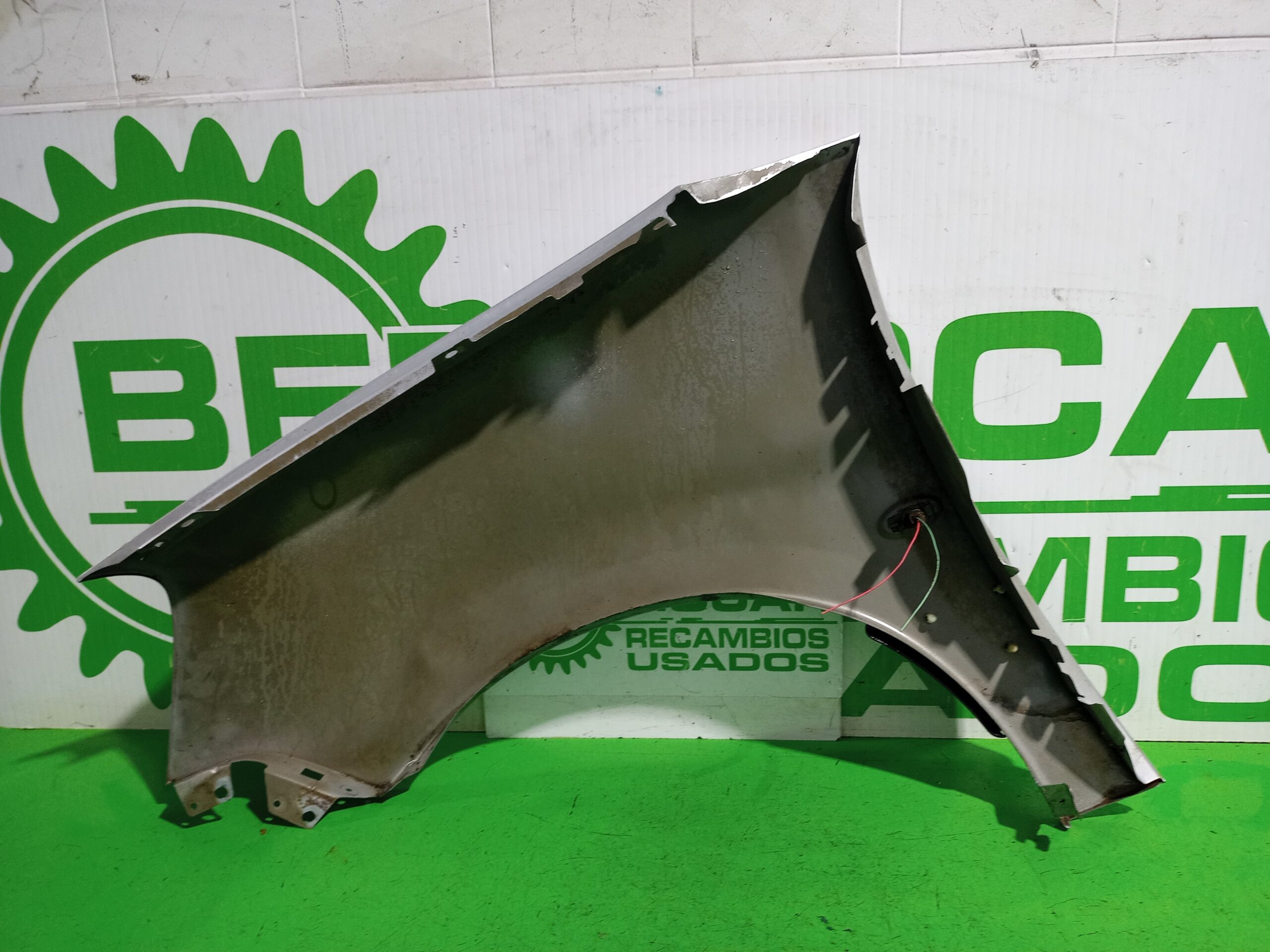 aleta_delantera_derecha_7841q1_citr_n_berlingo_1_9_d_600_furg