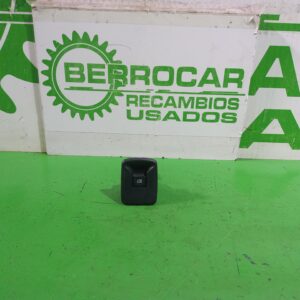 mando_elevalunas_delantero_derecho_00235634t056_dacia_sandero_laureate