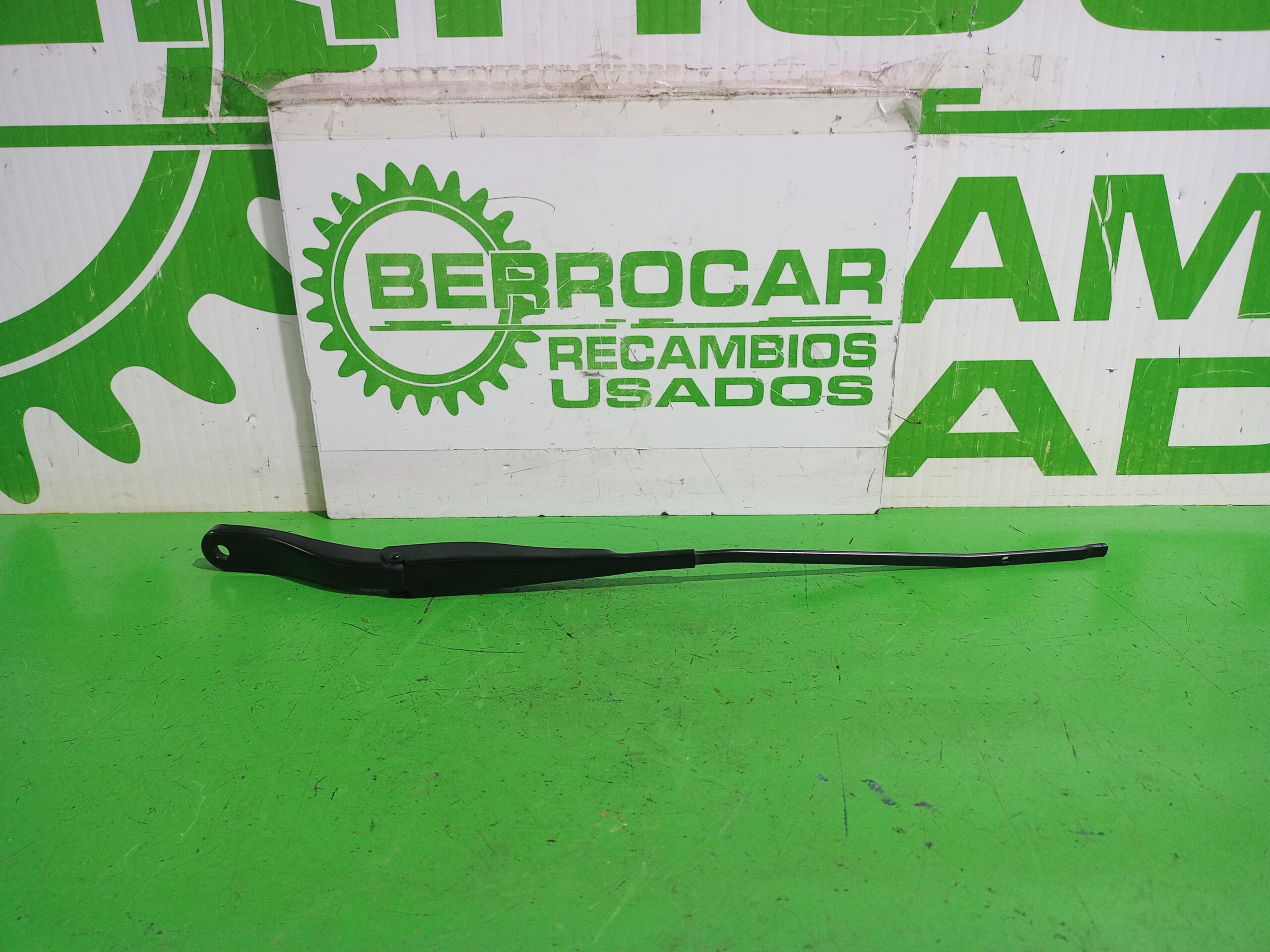 brazo_limpia_delantero_derecho_288865045r_dacia_sandero_laureate