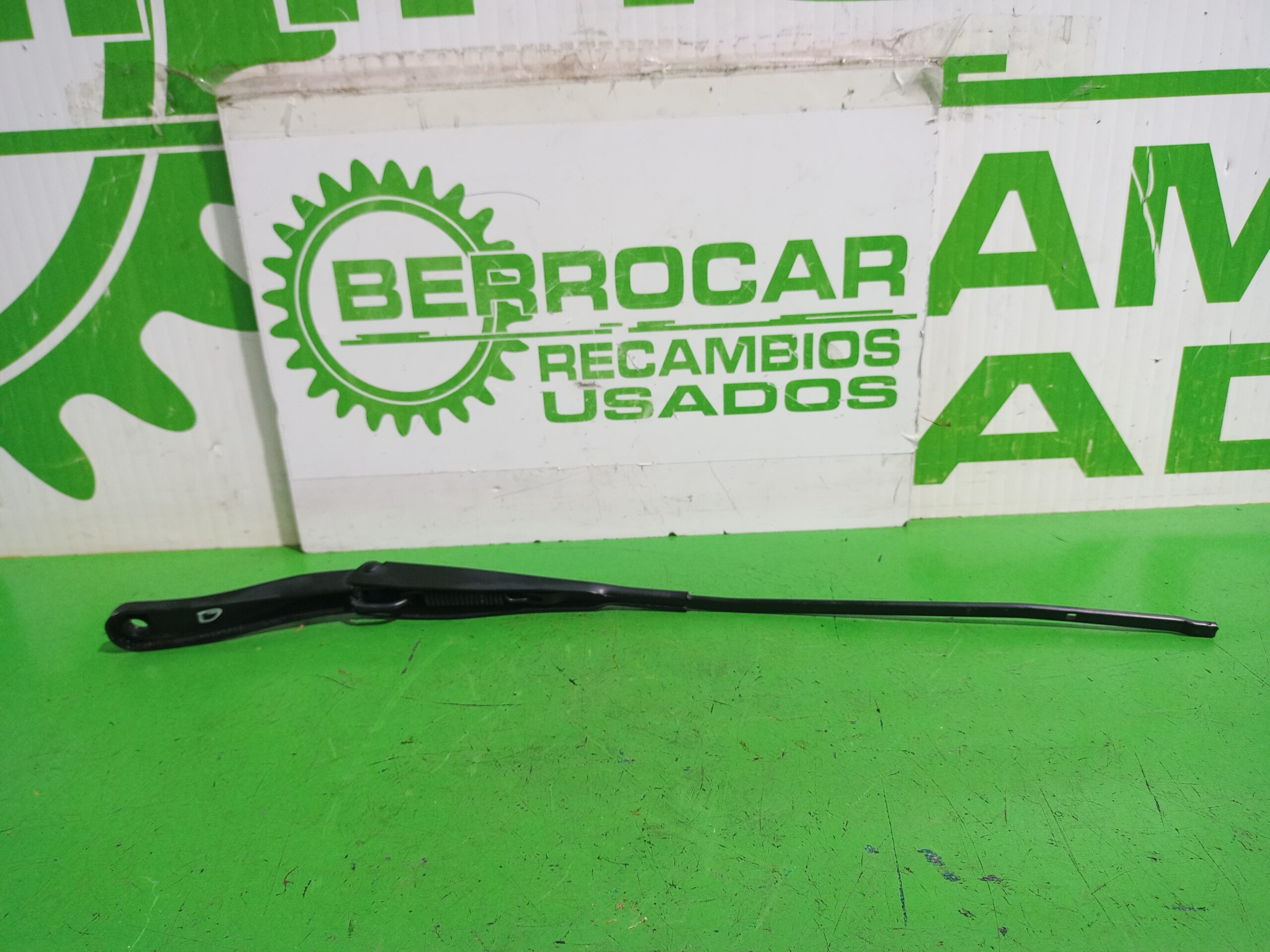 brazo_limpia_delantero_derecho_288865045r_dacia_sandero_laureate