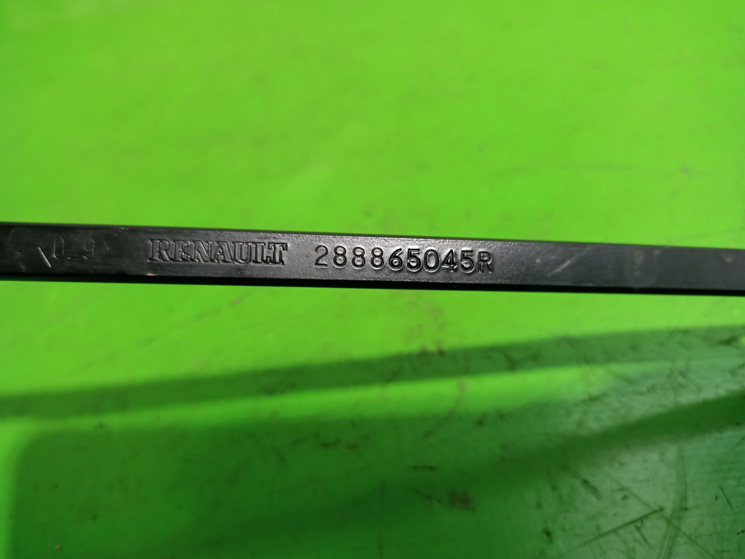 brazo_limpia_delantero_derecho_288865045r_dacia_sandero_laureate