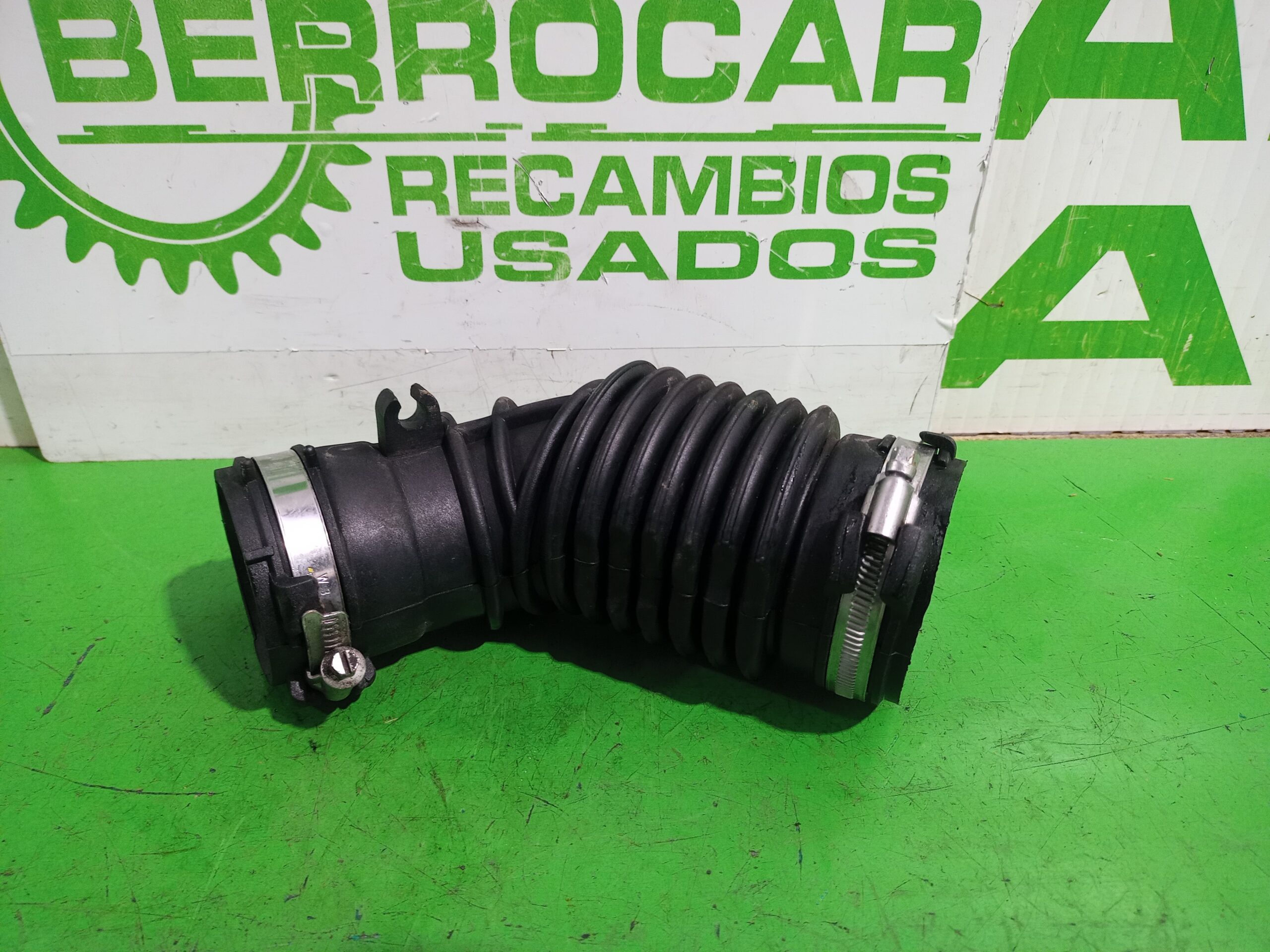 tubo_165758885r_dacia_sandero_laureate