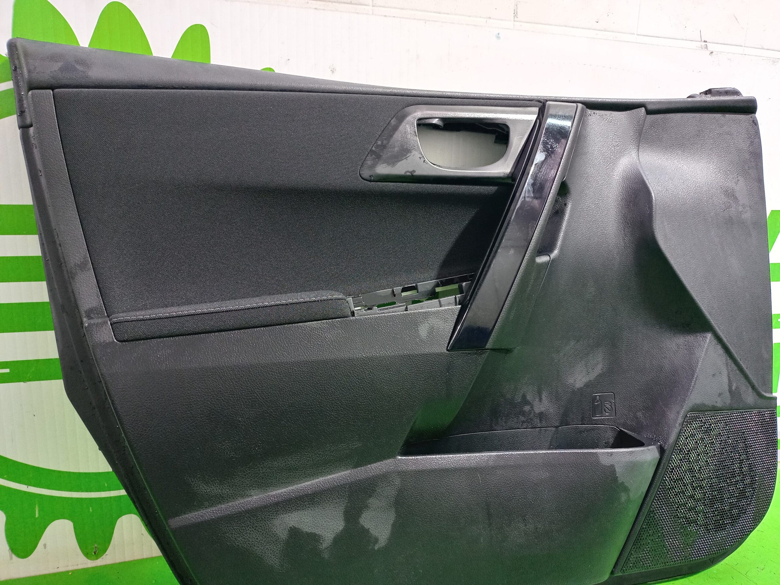 guarnecido_puerta_delantera_izquierda_6777802280_toyota_auris_touring_sports_e18_hybrid_feel_edition