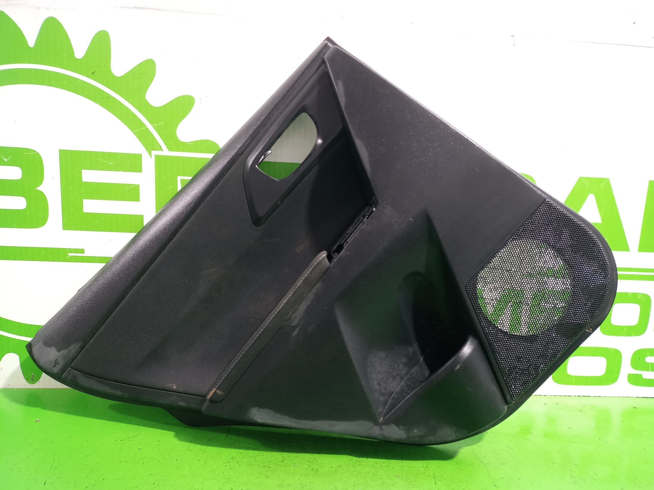 guarnecido_puerta_trasera_izquierda_6778802110_toyota_auris_touring_sports_e18_hybrid_feel_edition