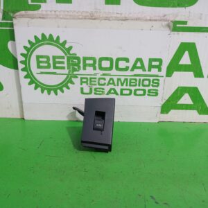 mando_elevalunas_trasero_izquierdo_7427202630_toyota_auris_touring_sports_e18_hybrid_feel_edition