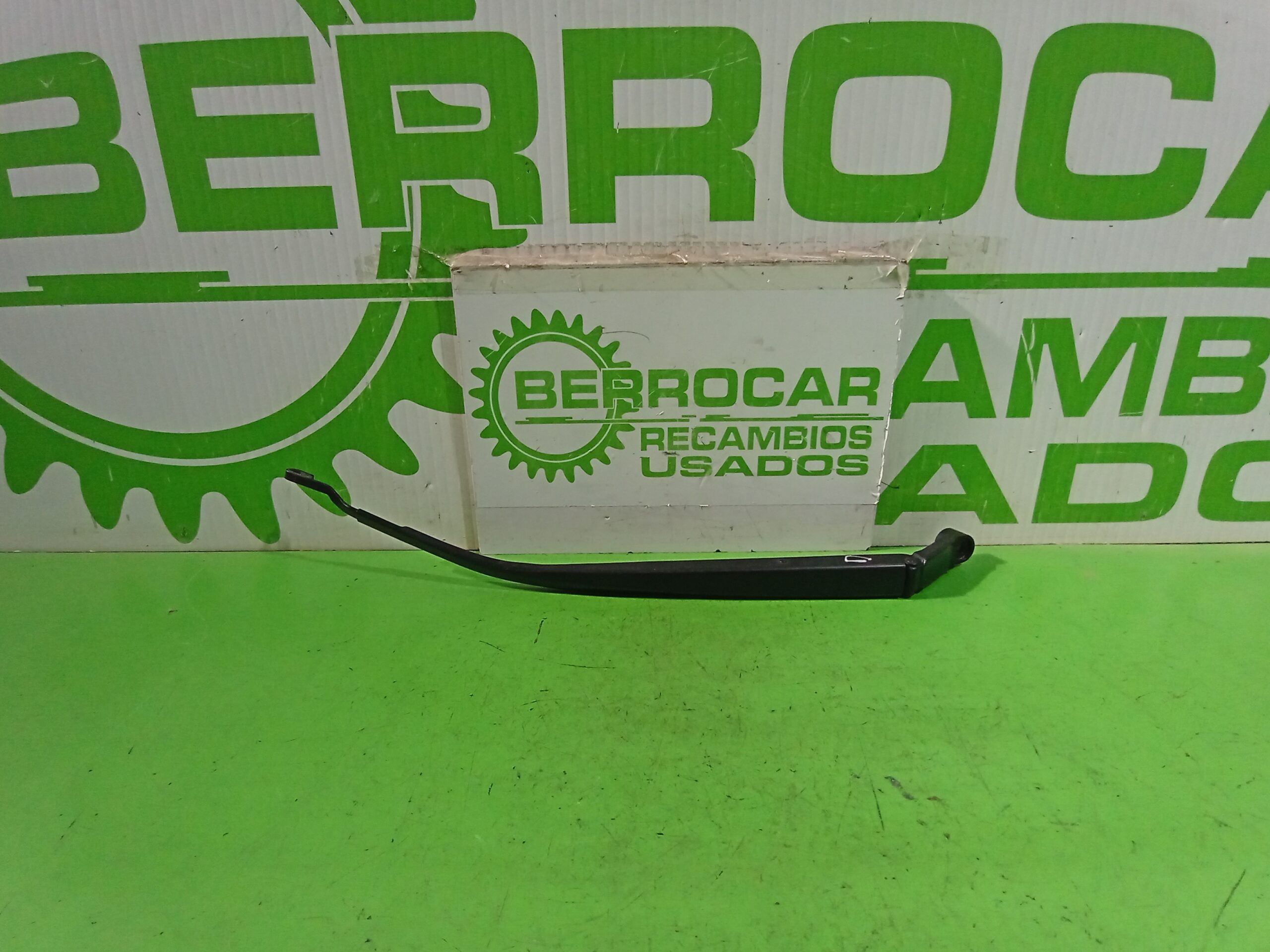 brazo_limpia_delantero_derecho_8521102300_toyota_auris_touring_sports_e18_hybrid_feel_edition