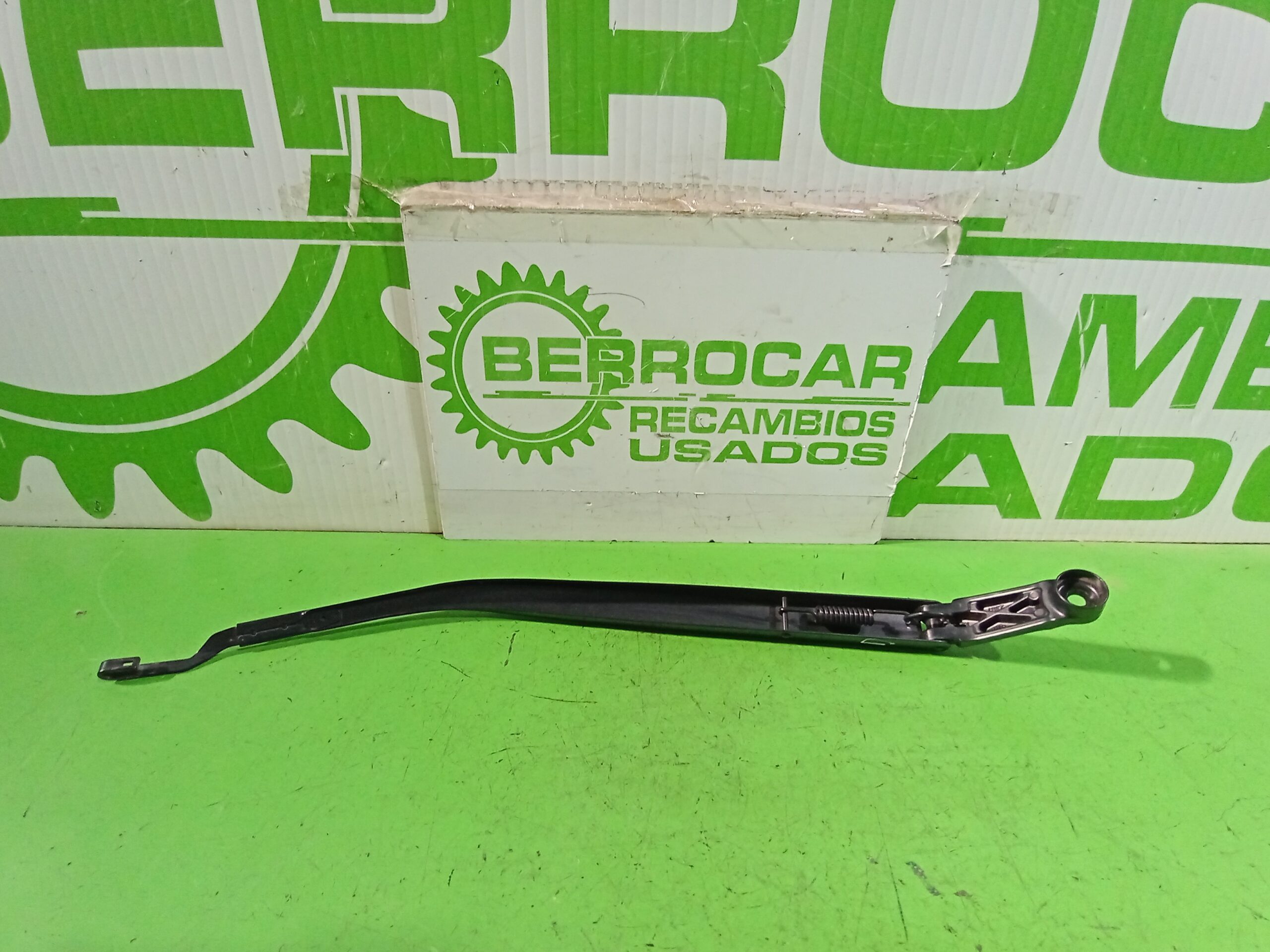 brazo_limpia_delantero_derecho_8521102300_toyota_auris_touring_sports_e18_hybrid_feel_edition