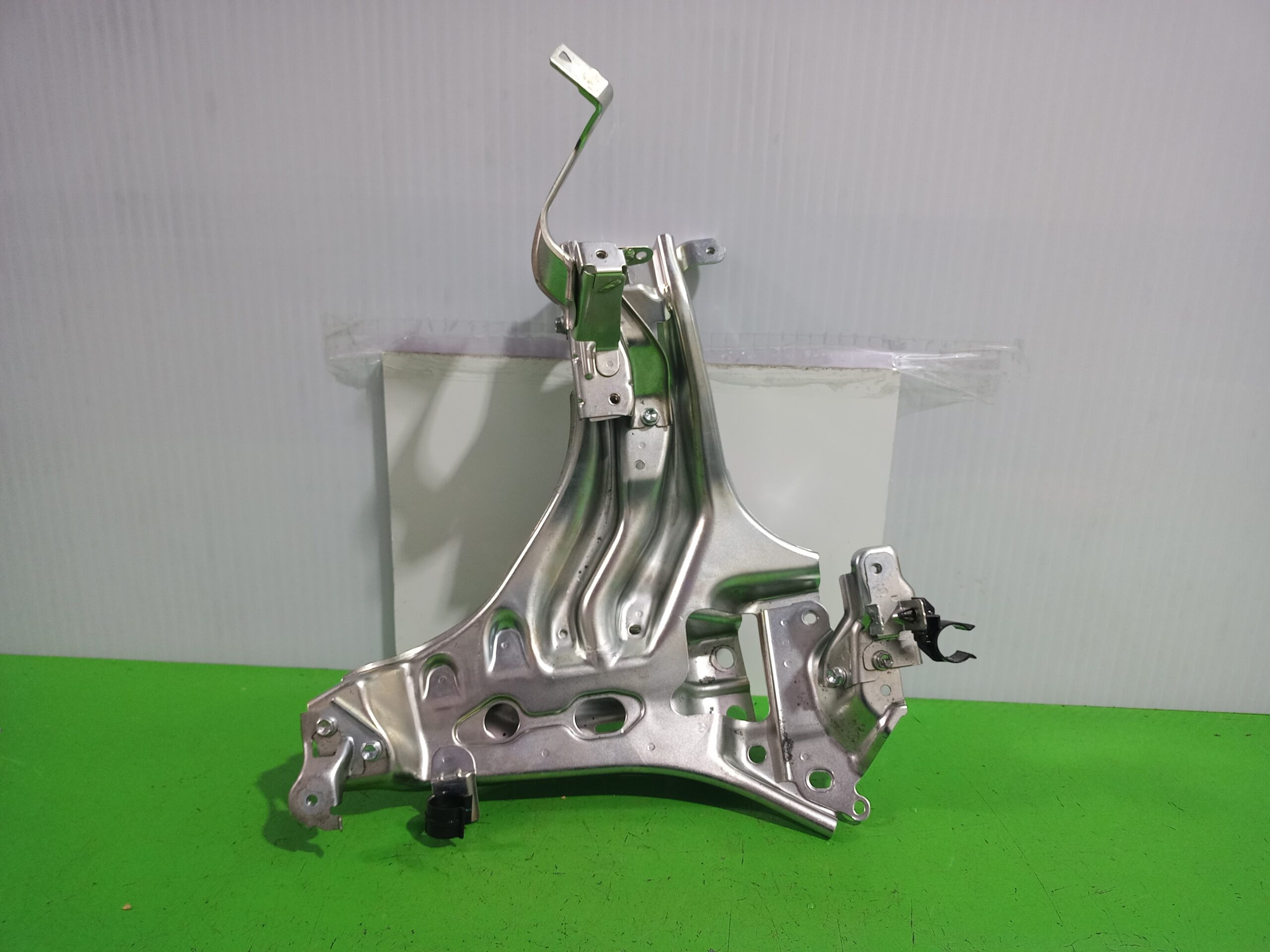 soporte_bateria_g911047030_toyota_auris_touring_sports_e18_hybrid_feel_edition