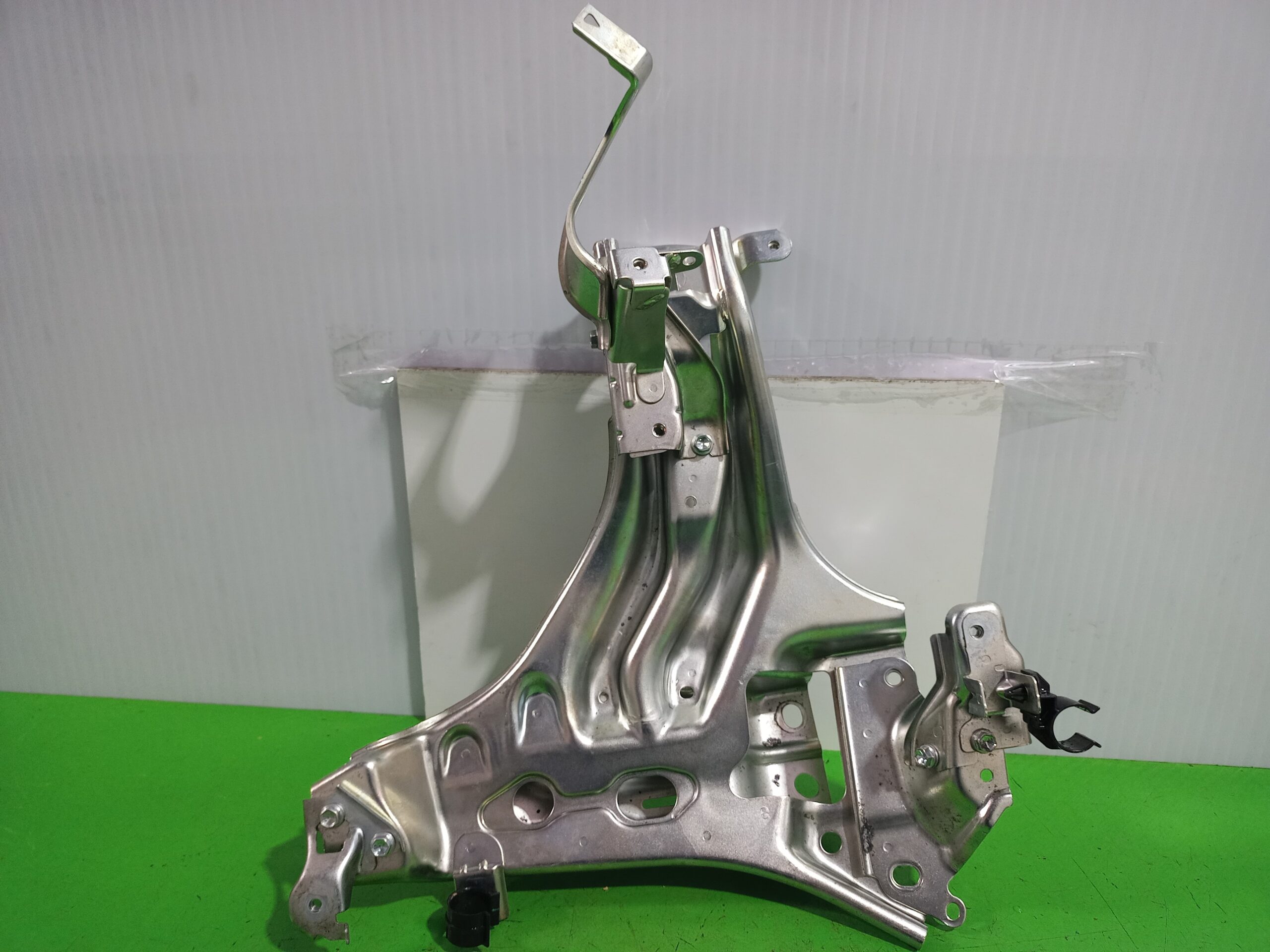 soporte_bateria_g911047030_toyota_auris_touring_sports_e18_hybrid_feel_edition