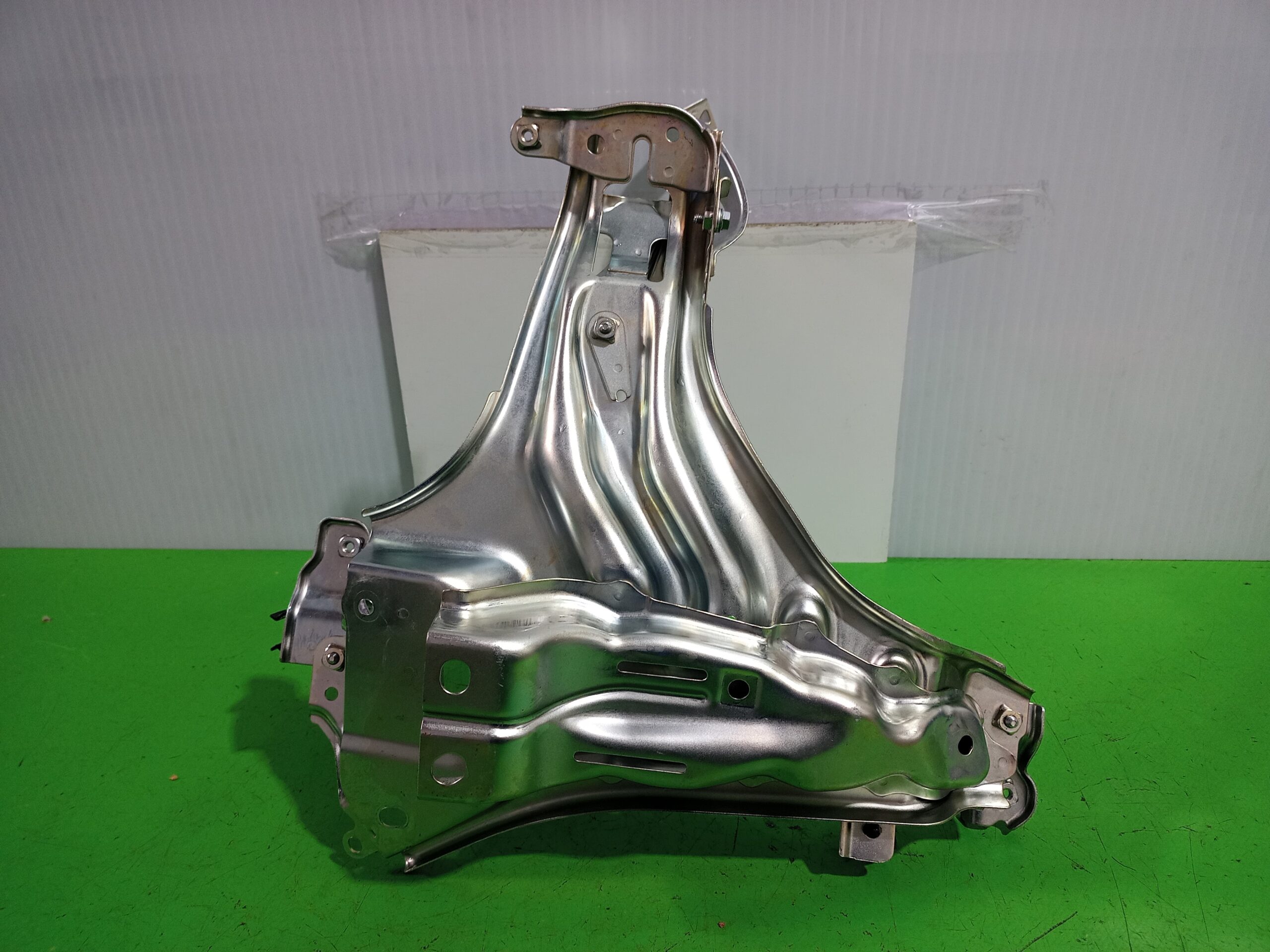 soporte_bateria_g911047030_toyota_auris_touring_sports_e18_hybrid_feel_edition