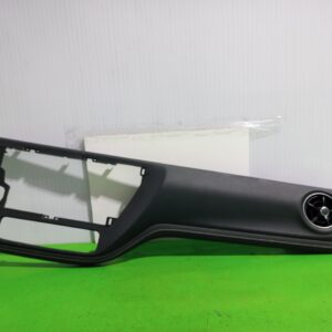 moldura_5540302270_5540302230_toyota_auris_touring_sports_e18_hybrid_feel_edition