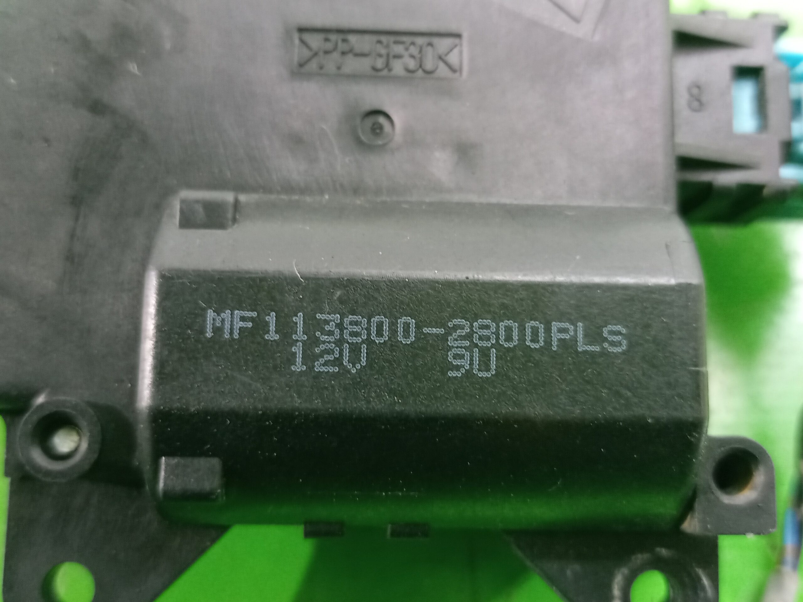 motor_apertura_trampilla_1138002800pls_toyota_auris_touring_sports_e18_hybrid_feel_edition