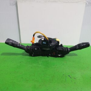 mando_multifuncion_8465202670_8430802040_8414002720_toyota_auris_touring_sports_e18_hybrid_feel_edition