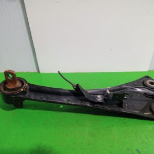 brazo_suspension_inferior_trasero_derecho_4876002011_toyota_auris_touring_sports_e18_hybrid_feel_edition