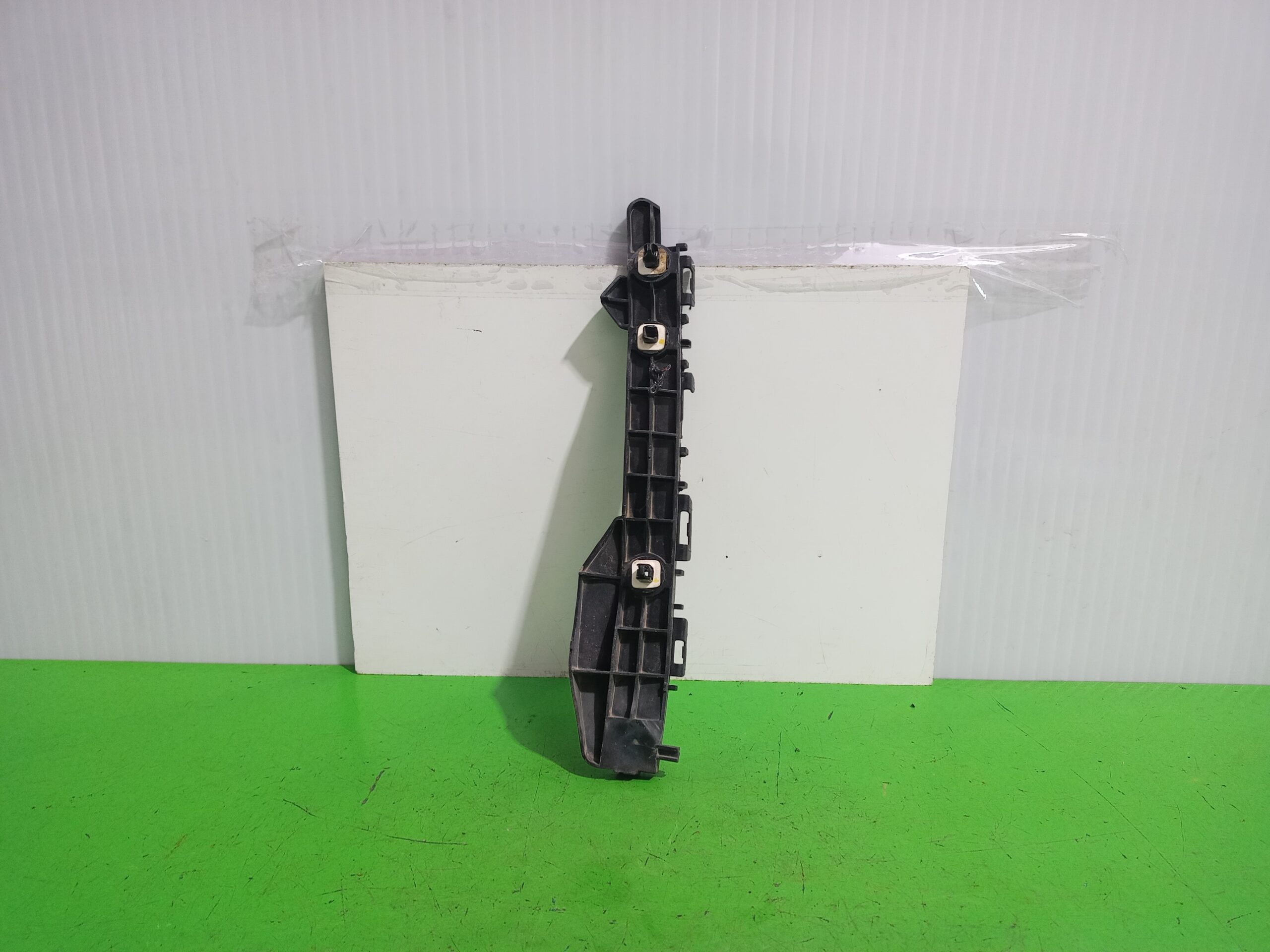 soporte_paragolpes_trasero_5257602091_toyota_auris_touring_sports_e18_hybrid_feel_edition