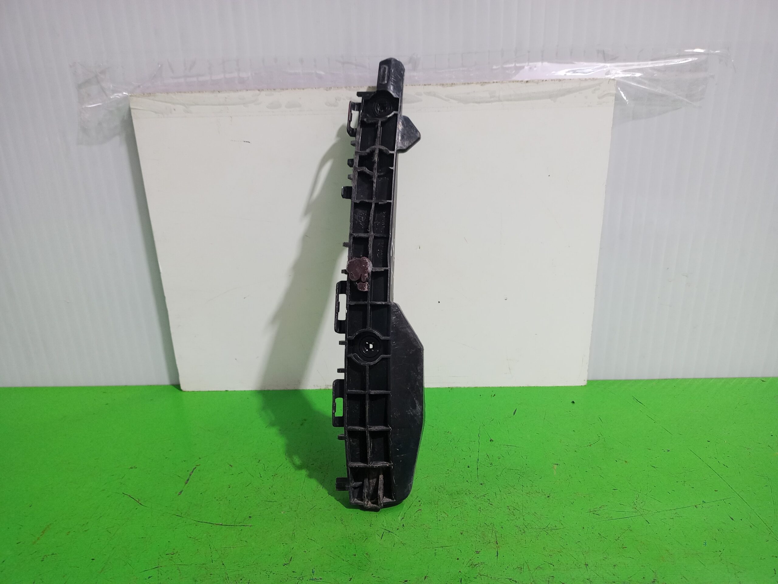 soporte_paragolpes_trasero_5257602091_toyota_auris_touring_sports_e18_hybrid_feel_edition