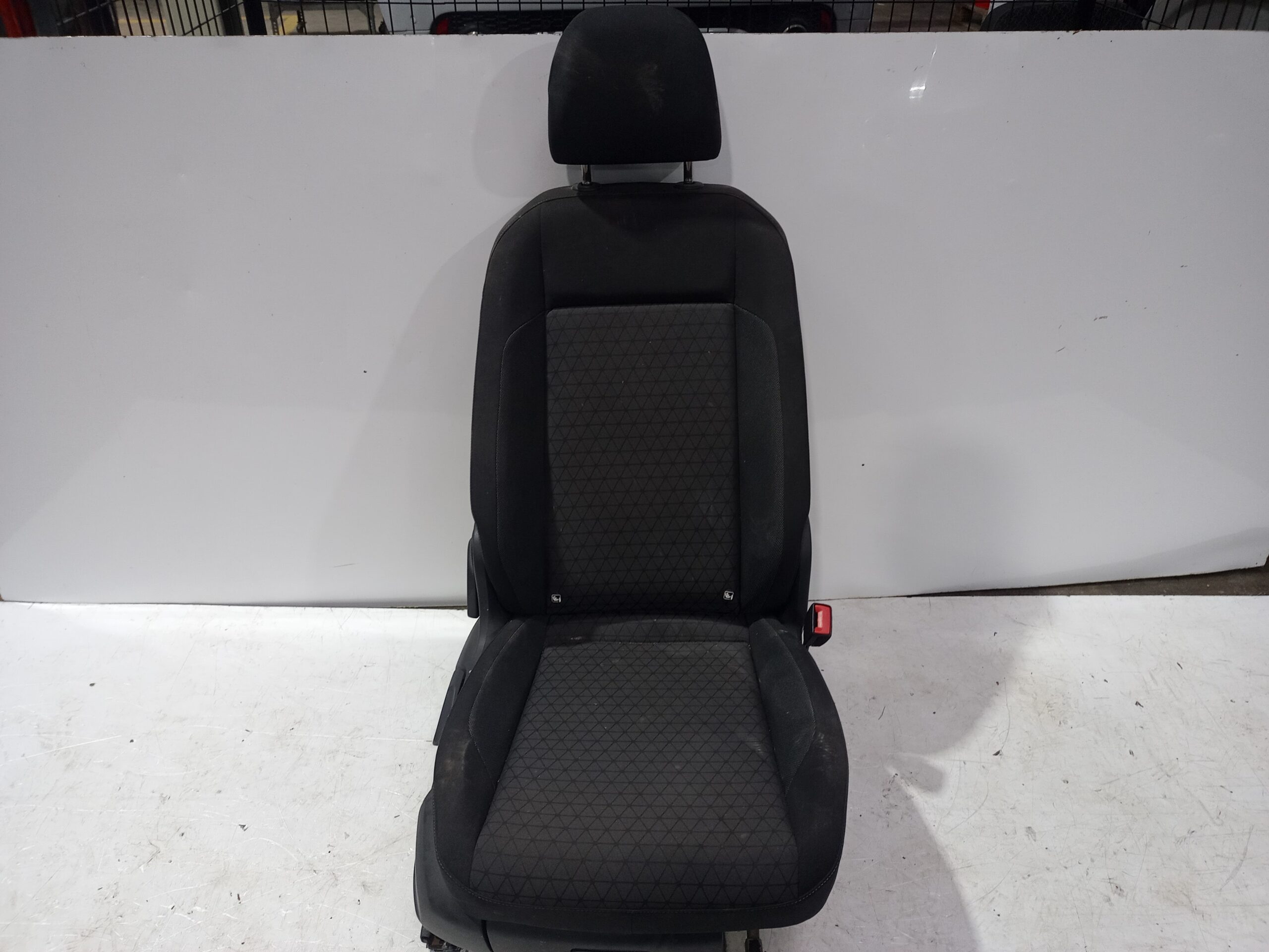 asiento_delantero_derecho_2q4881106l_volkswagen_t_cross_advance