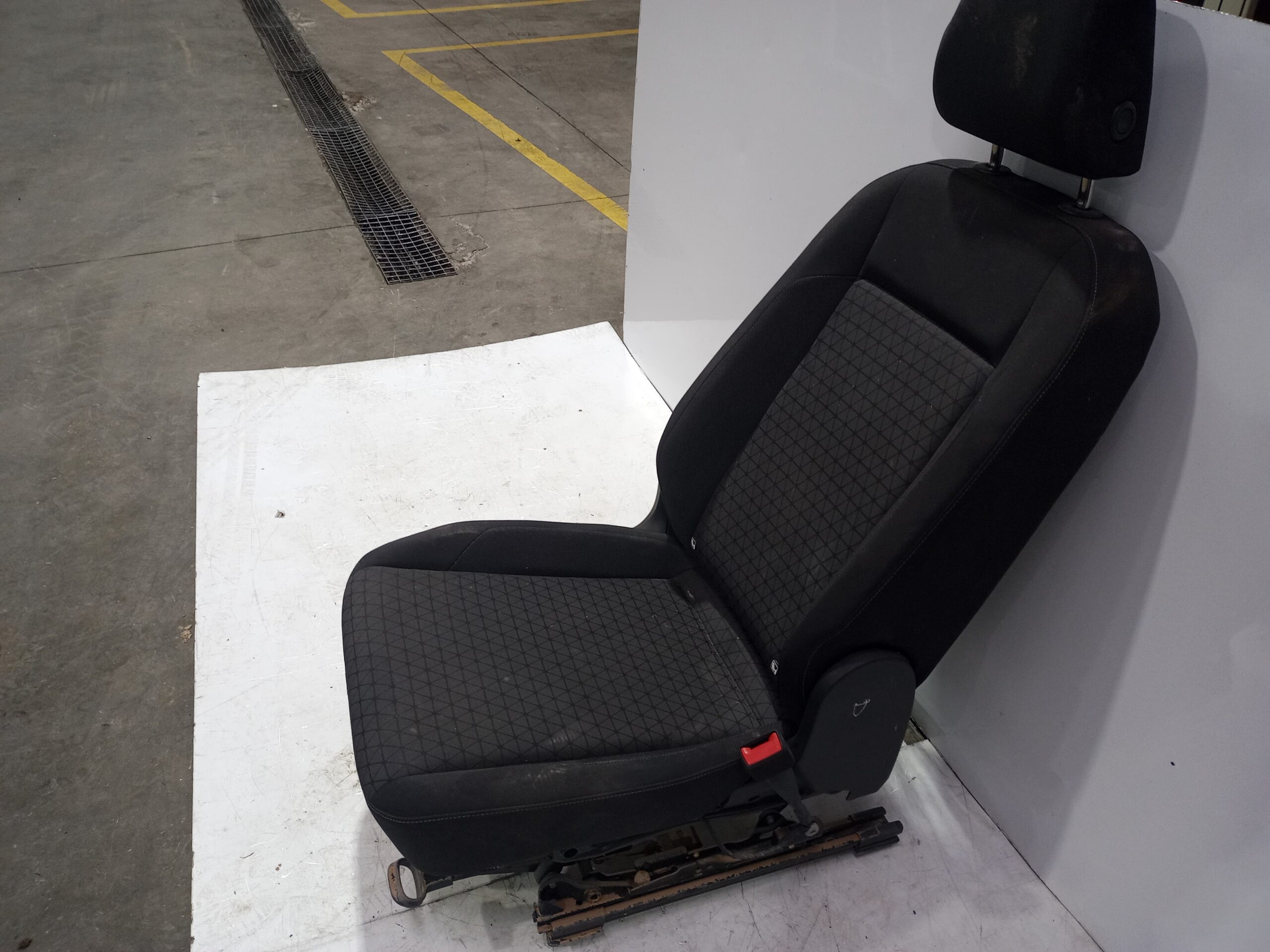 asiento_delantero_derecho_2q4881106l_volkswagen_t_cross_advance