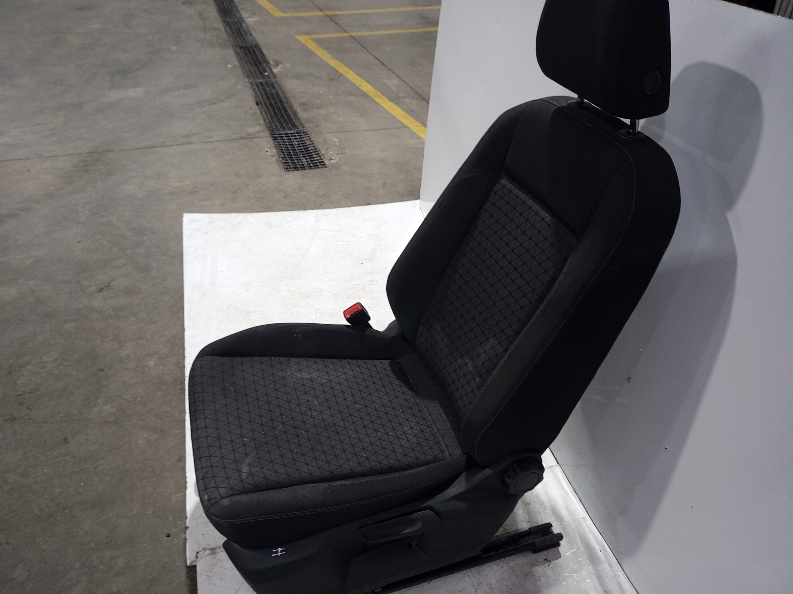 asiento_delantero_izquierdo_2q4881106c_volkswagen_t_cross_advance