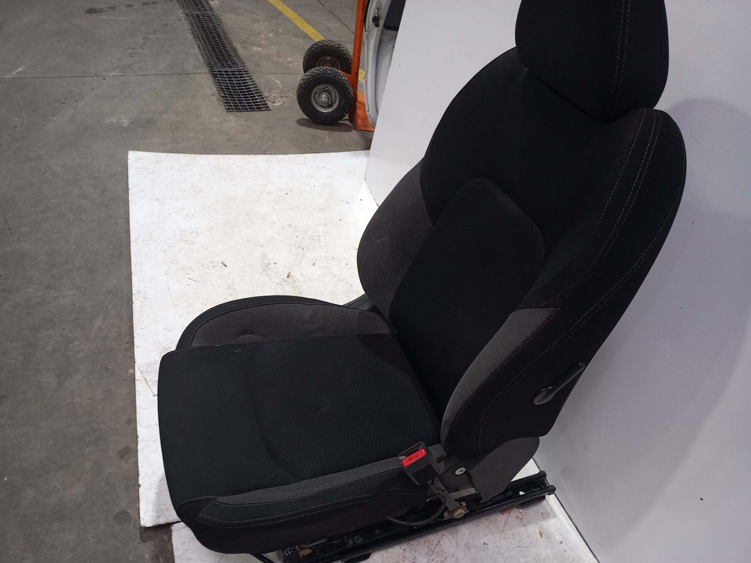 asiento_delantero_derecho_871044eb2b_nissan_qashqai_j11_acenta
