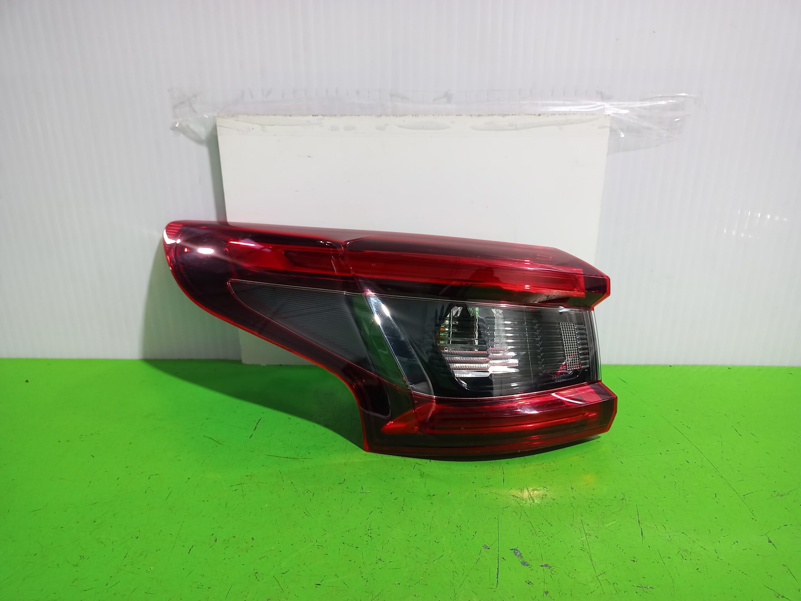 piloto_trasero_izquierdo_26555hv00a_nissan_qashqai_j11_acenta